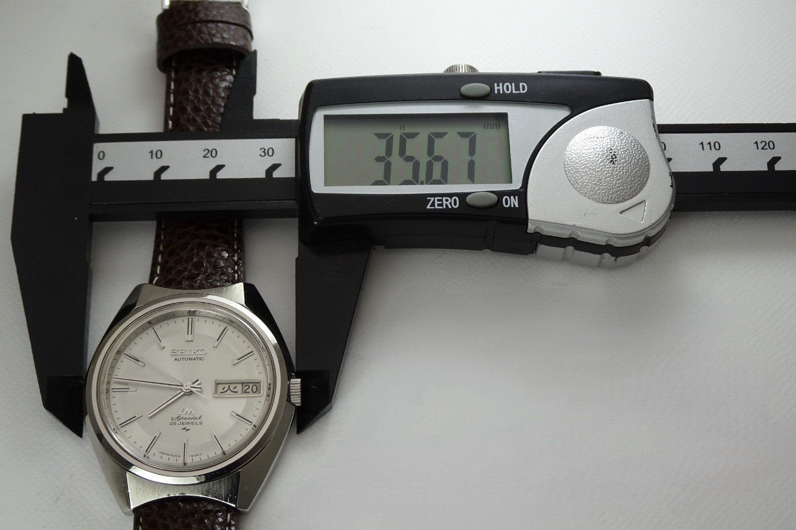 Vintage 1972 JAPAN SEIKO LORD MATIC SPECIAL WEEKDATER 5206-6110 25J Automatic.
