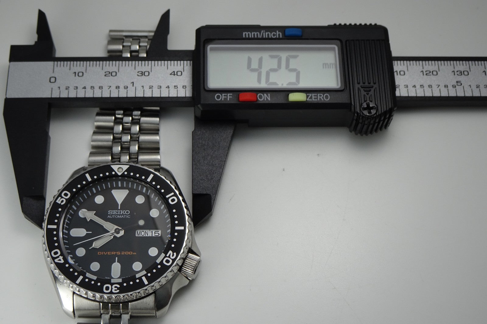 Vintage 2000 SEIKO DIVER'S 200M 7S26-0020 21J Automatic. (Overseas Model.)
