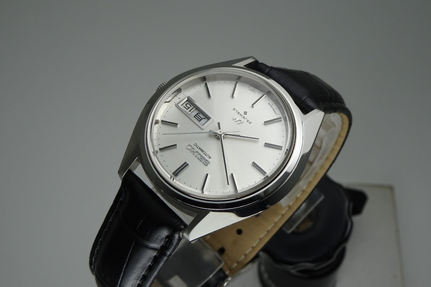 Serviced  Vintage 1973 JAPAN SEIKO LORD MATIC WEEKDATER 5606-7191 25J Automatic.