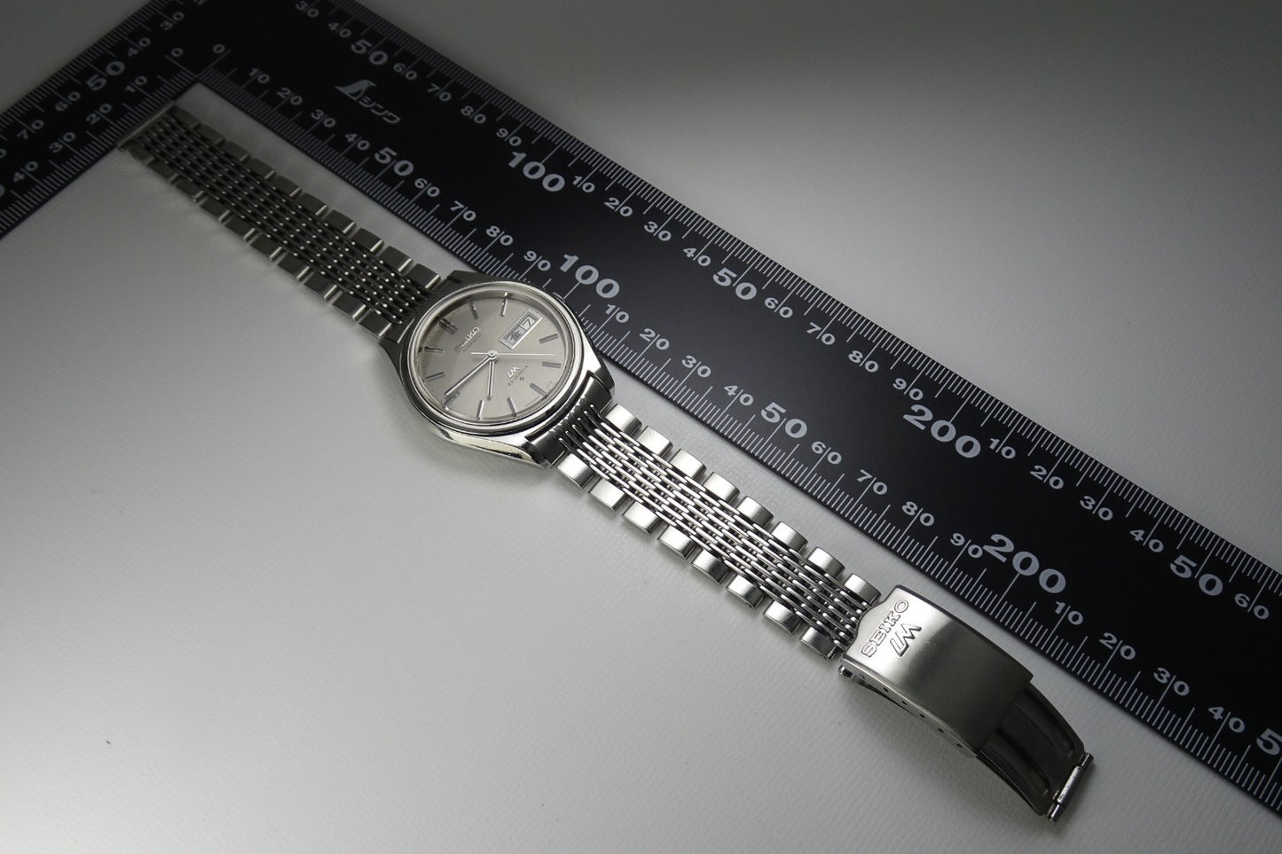 Serviced  Vintage 1973 JAPAN SEIKO LORD MATIC WEEKDATER 5606-7071 23J Automatic.