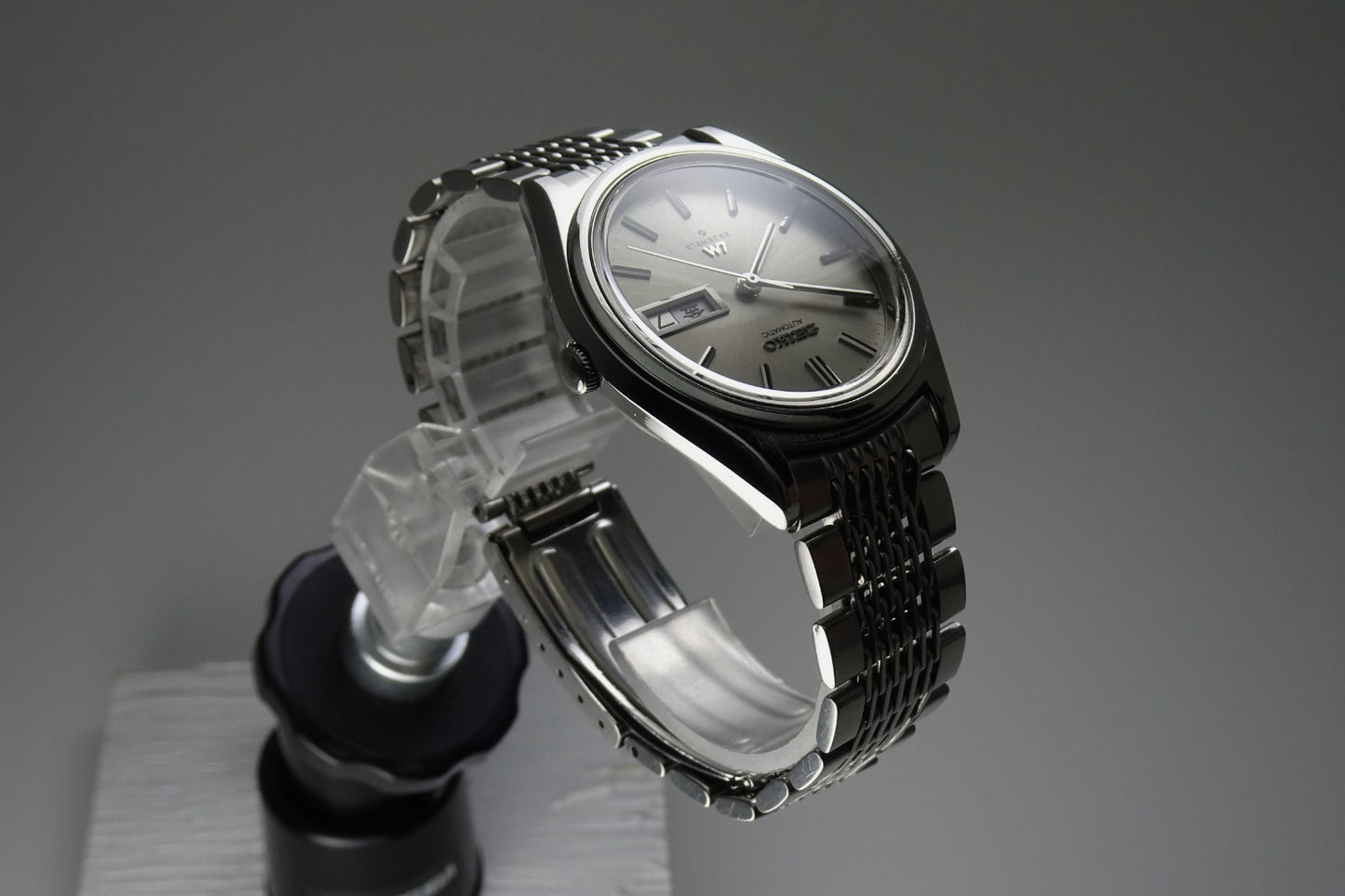 Serviced  Vintage 1973 JAPAN SEIKO LORD MATIC WEEKDATER 5606-7071 23J Automatic.