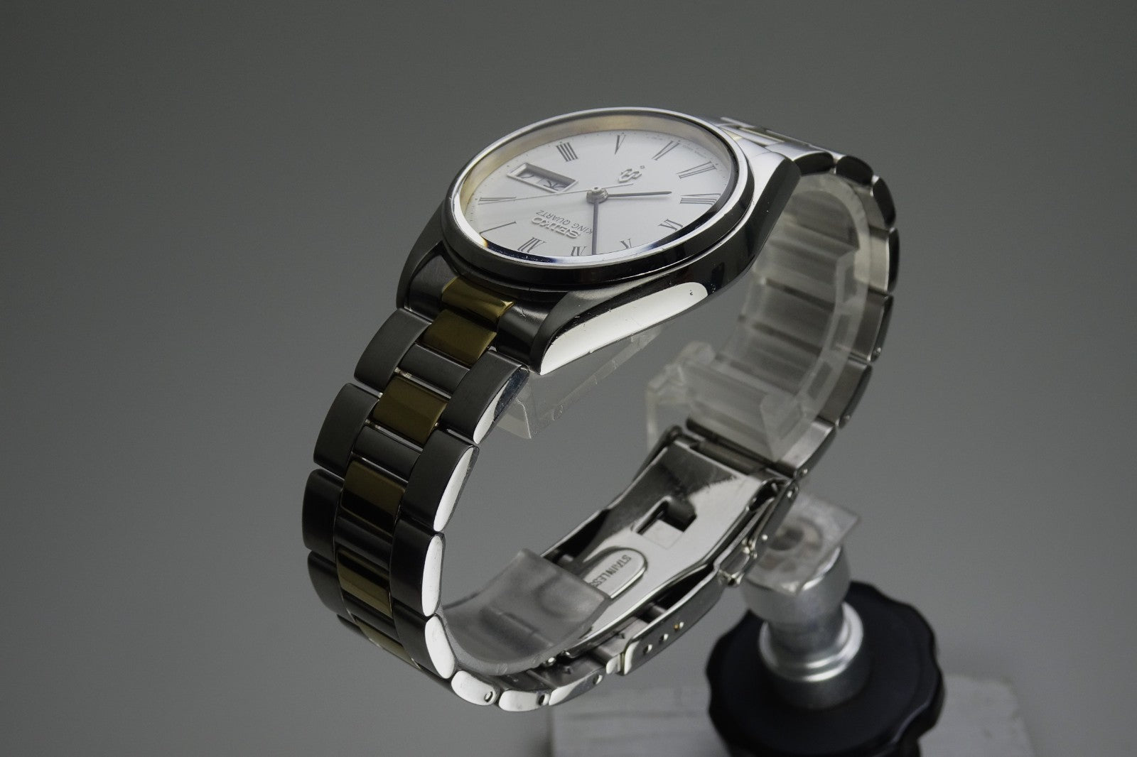 Vintage 1977 JAPAN SEIKO KING QUARTZ 4823-8110 7Jewels Quartz.