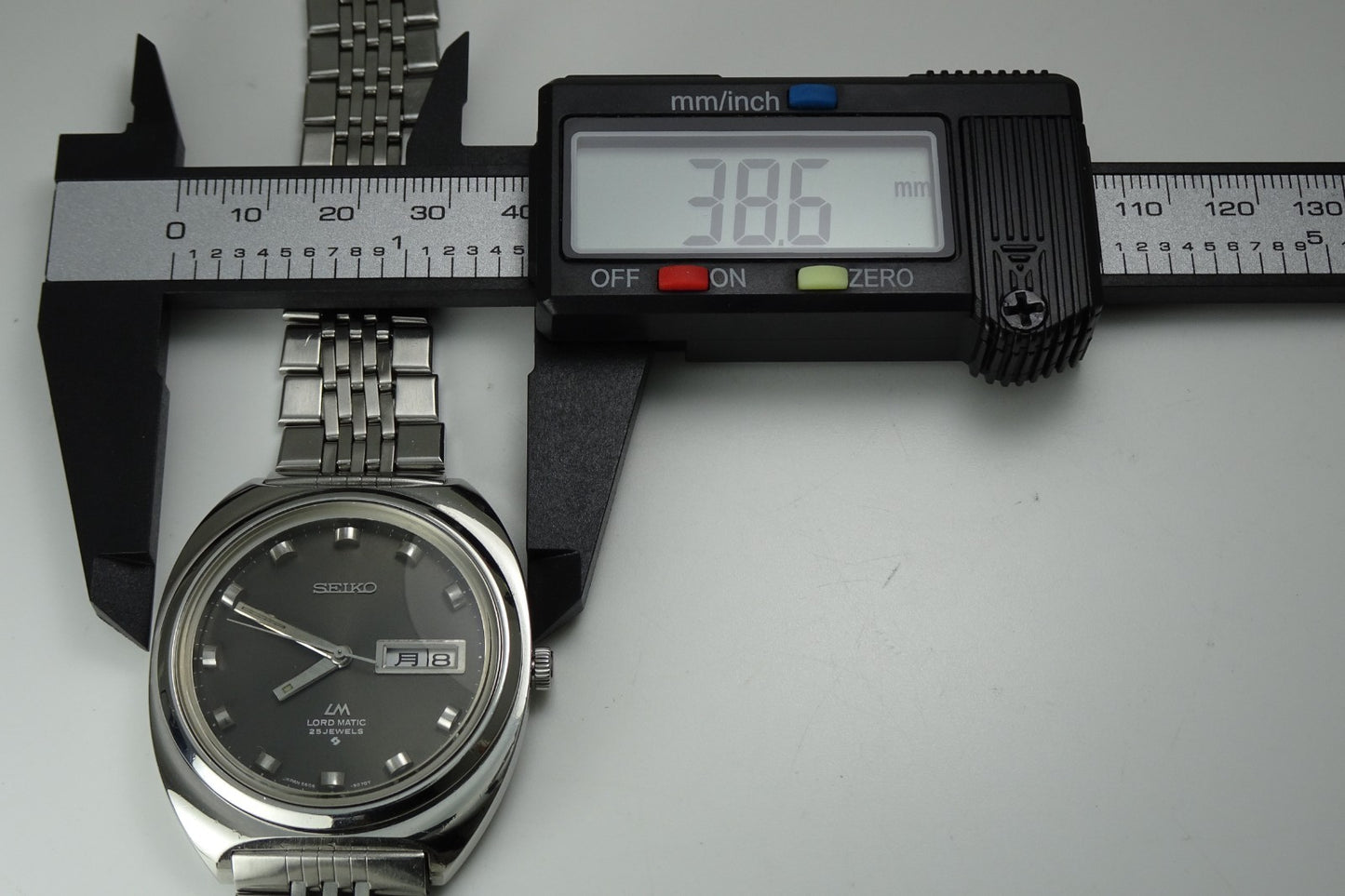 Vintage 1969 JAPAN SEIKO LORD MATIC WEEKDATER 5606-9040 25Jewels Automatic.