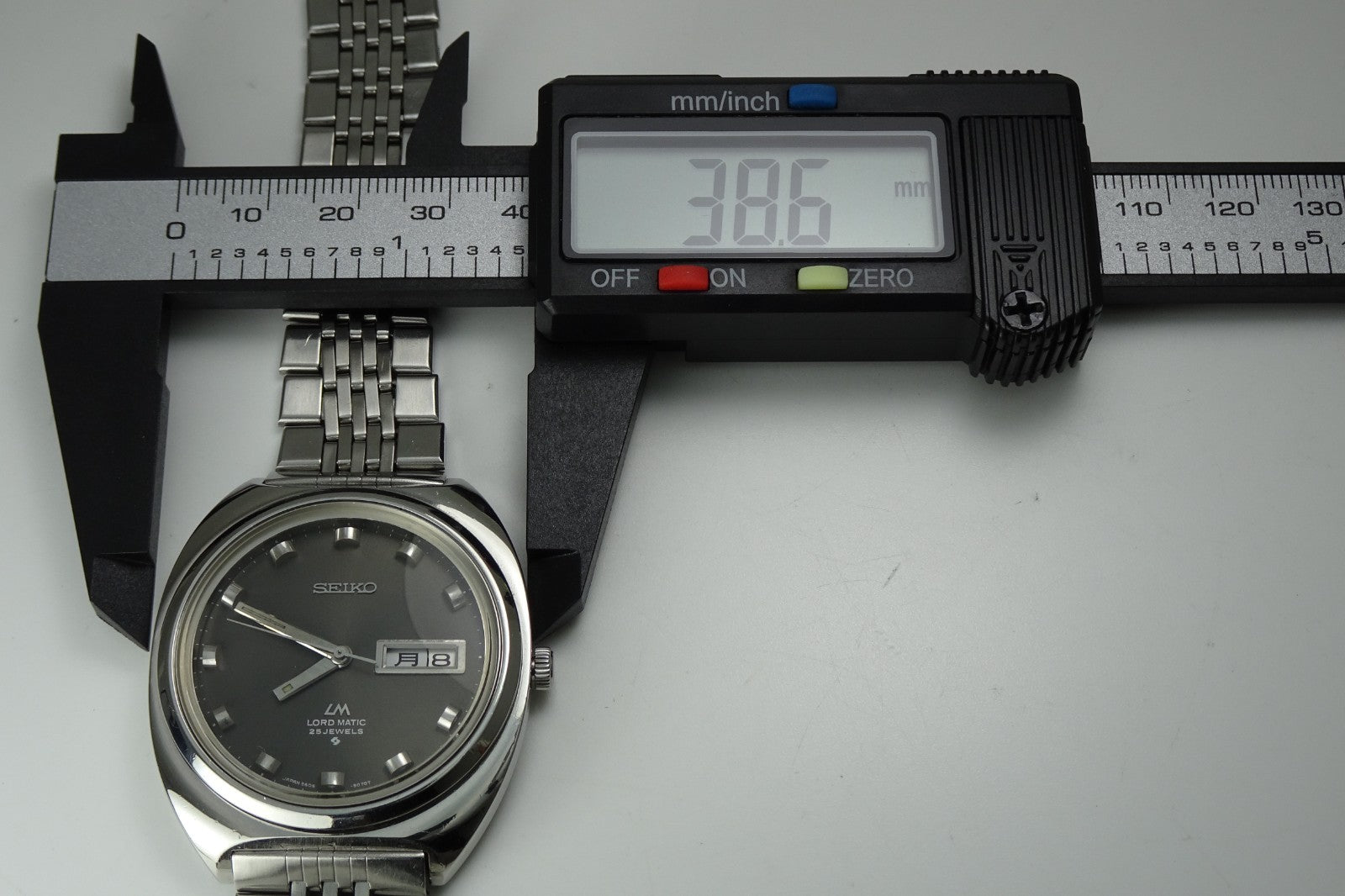 Vintage 1969 JAPAN SEIKO LORD MATIC WEEKDATER 5606-9040 25Jewels Automatic.