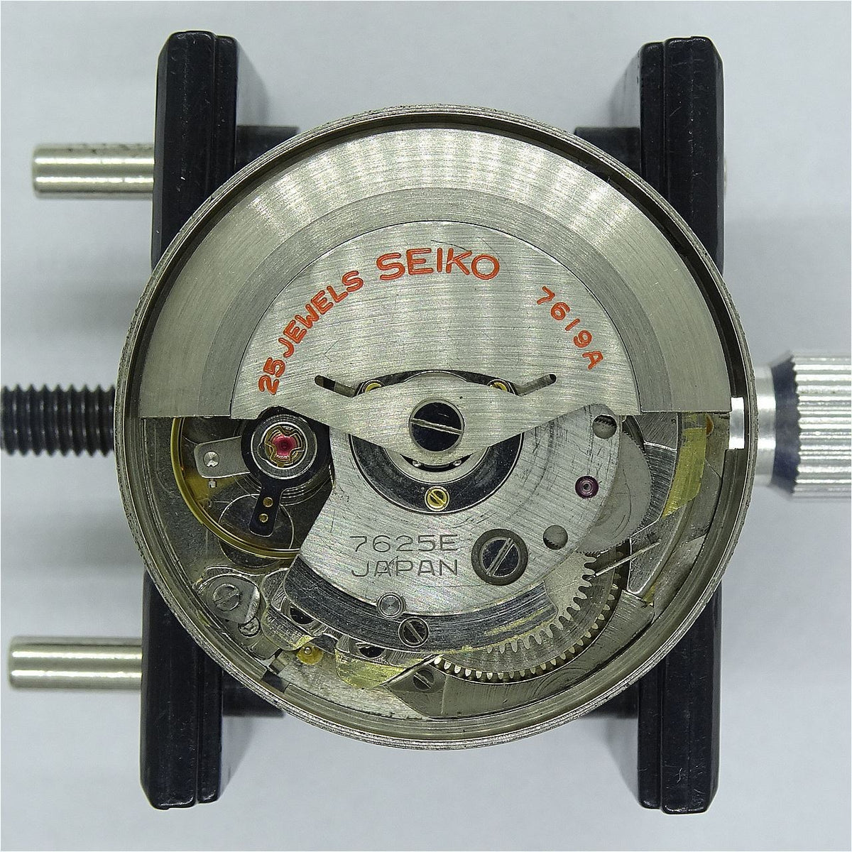 Vintage 1968 JAPAN SEIKO SPORTSMATIC CALENDAR 7625-8293 17Jewels Automatic.