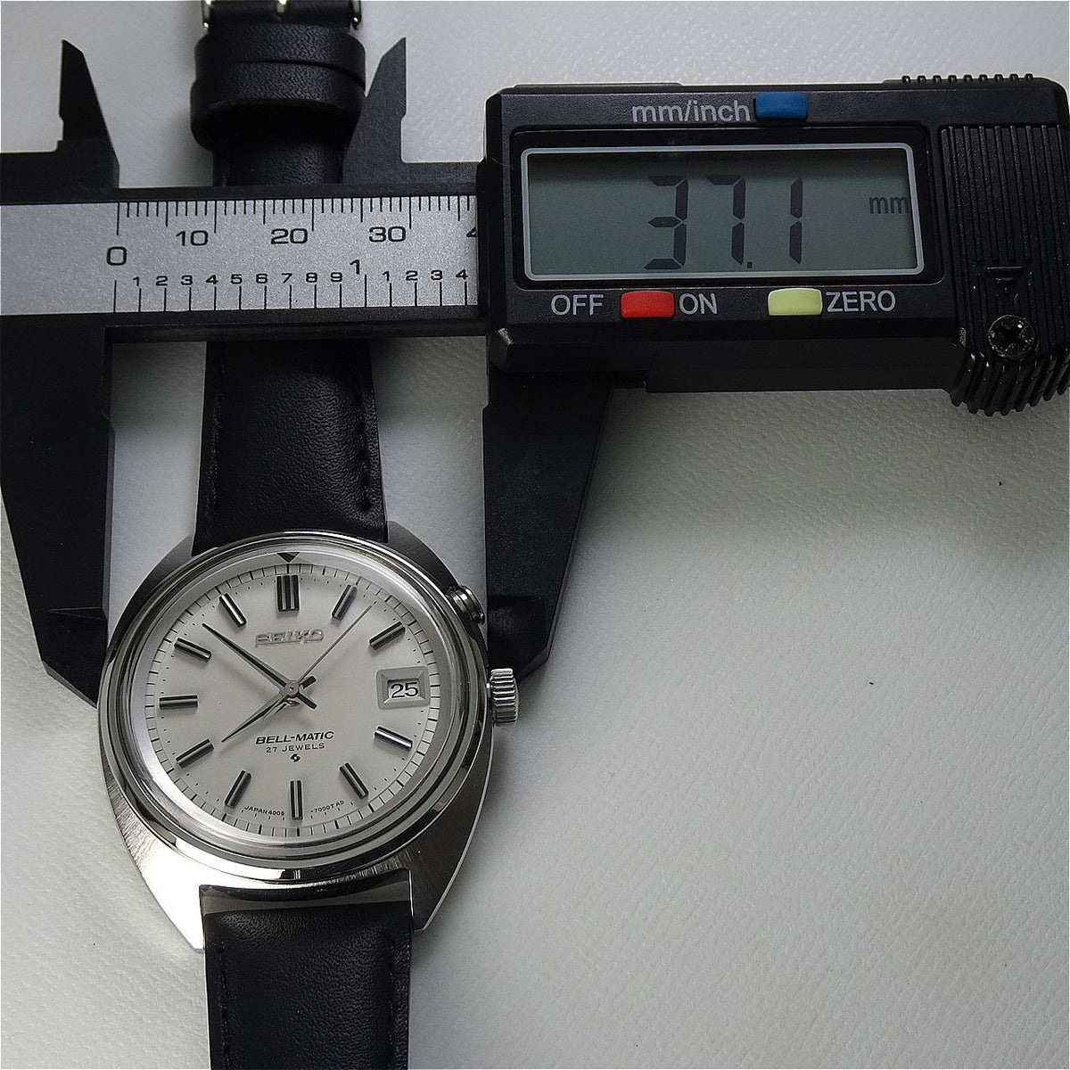 Vintage 1968 JAPAN SEIKO SEIKO BELL-MATIC CALENDAR 4005-7000 27Jewels Automatic.