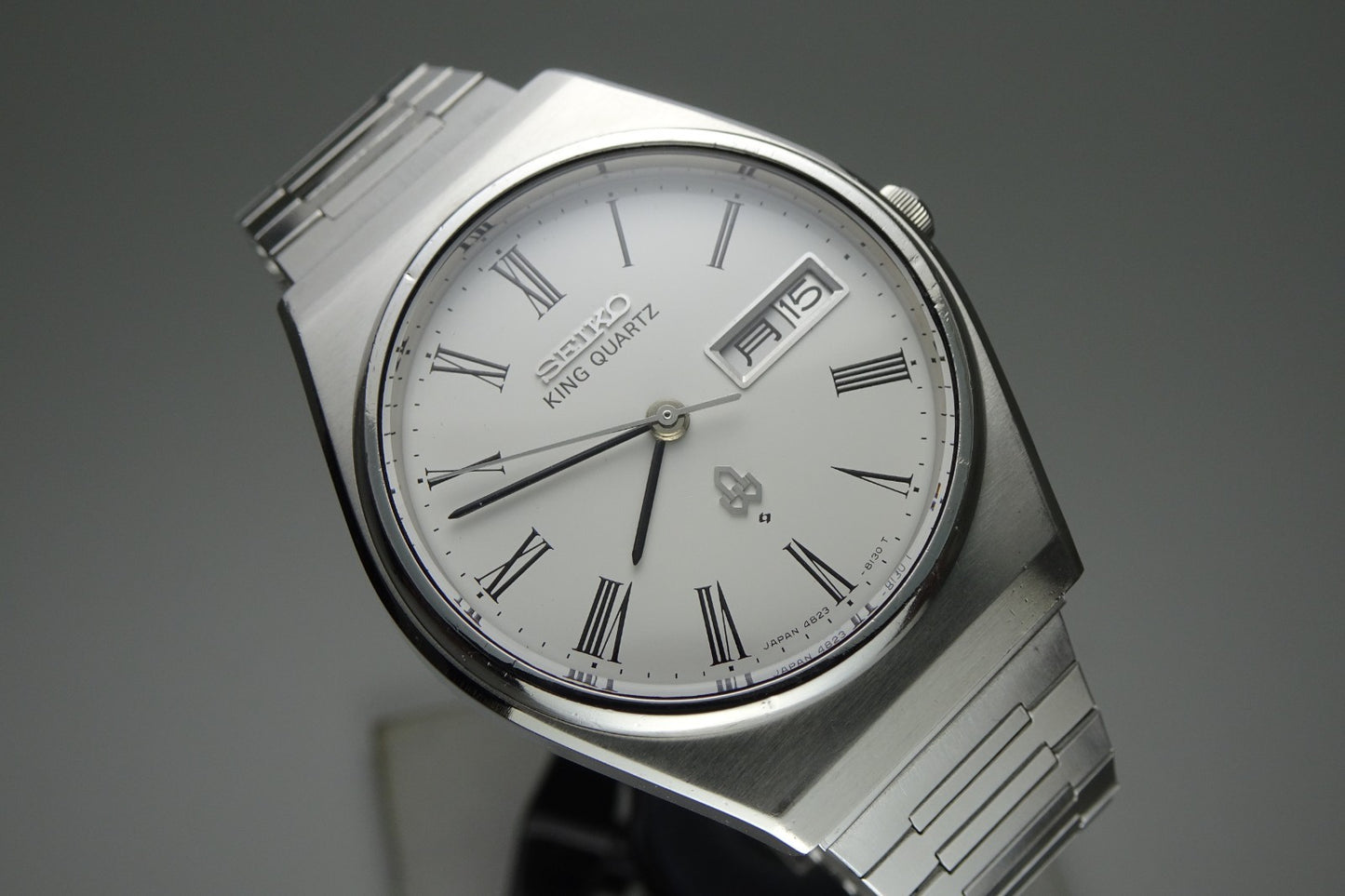 Vintage 1977 JAPAN SEIKO KING QUARTZ 4823-8130 7Jewels Quartz.