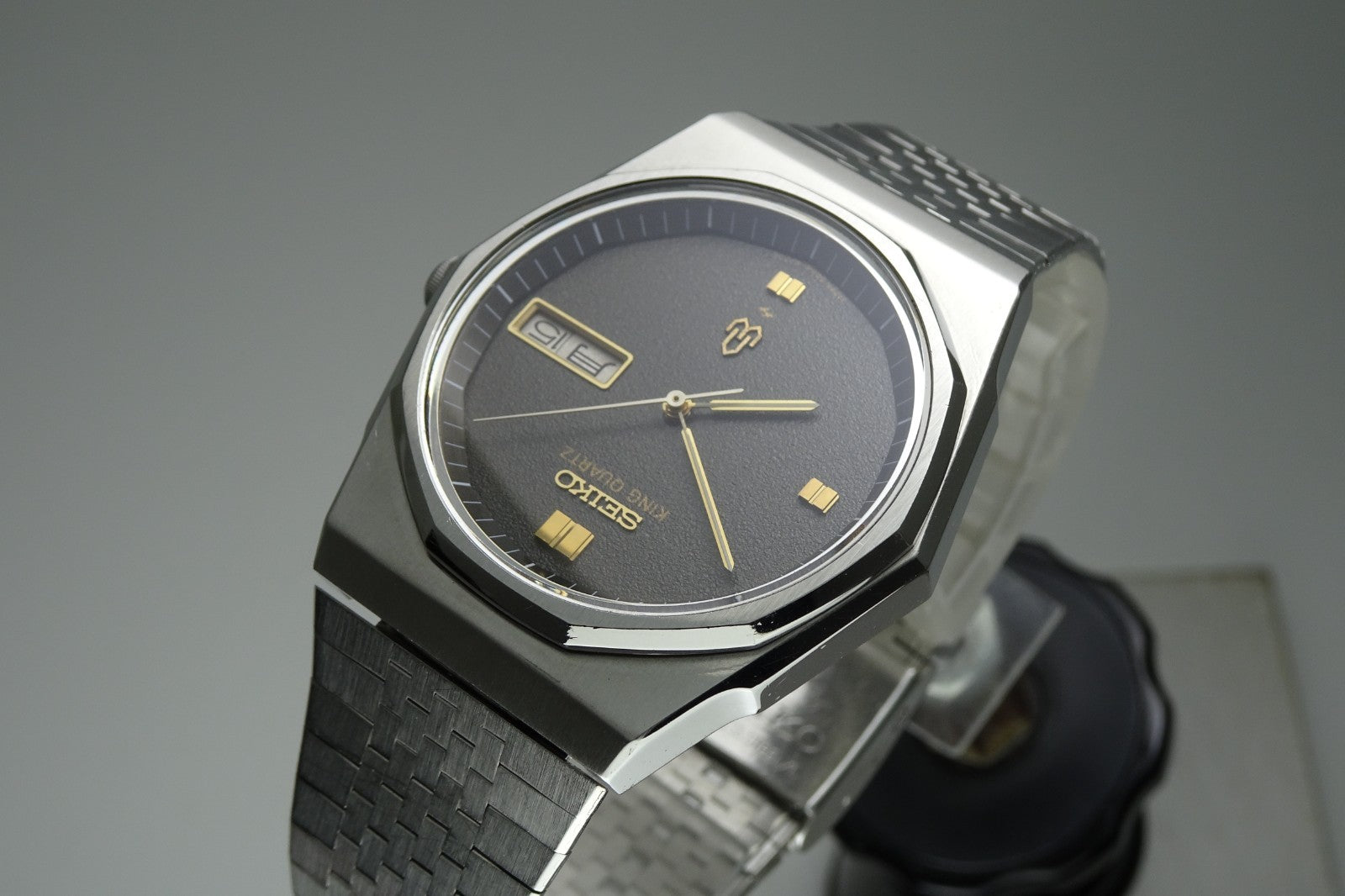 Vintage 1978 JAPAN SEIKO KING QUARTZ 5856-8080 8Jewels Quartz.