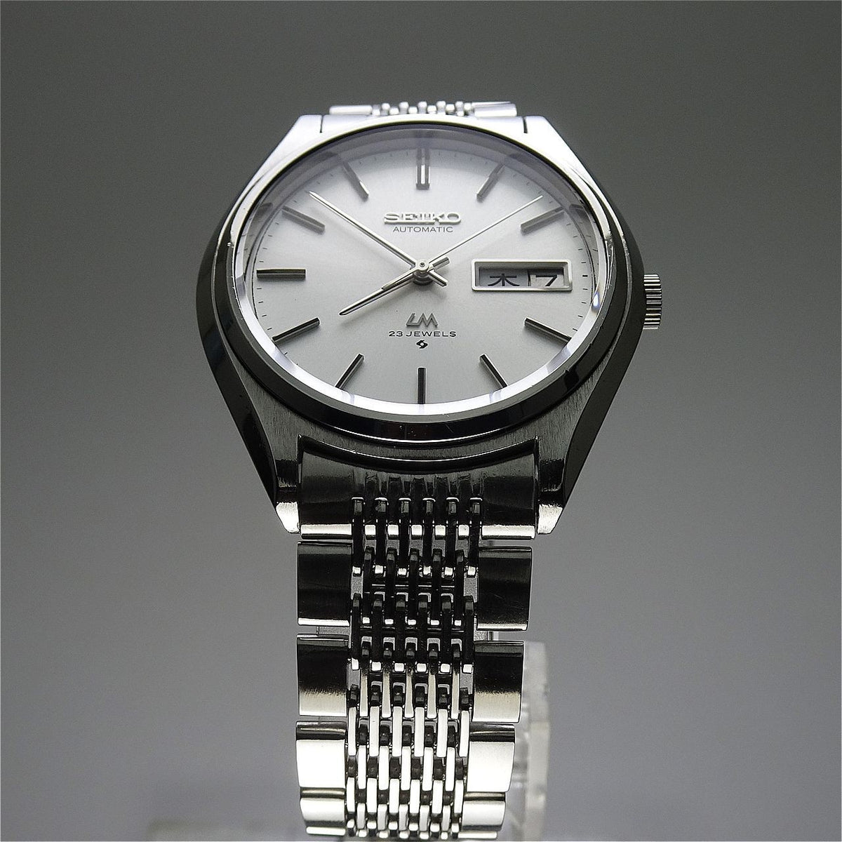 Serviced  Vintage 1975 JAPAN SEIKO LORD MATIC WEEKDATER 5606-8051 23J Automatic.