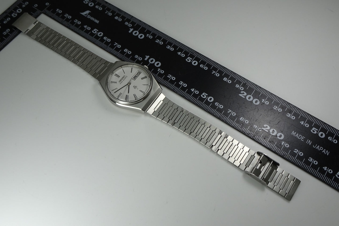 Vintage 1977 JAPAN SEIKO KING QUARTZ 4823-8130 7Jewels Quartz.