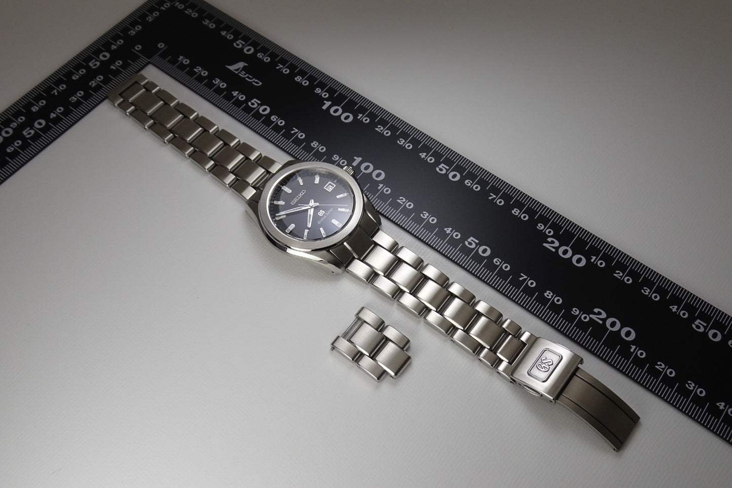 Vintage 2005 JAPAN GRAND SEIKO 8J56-8020 7Jewels Quartz.