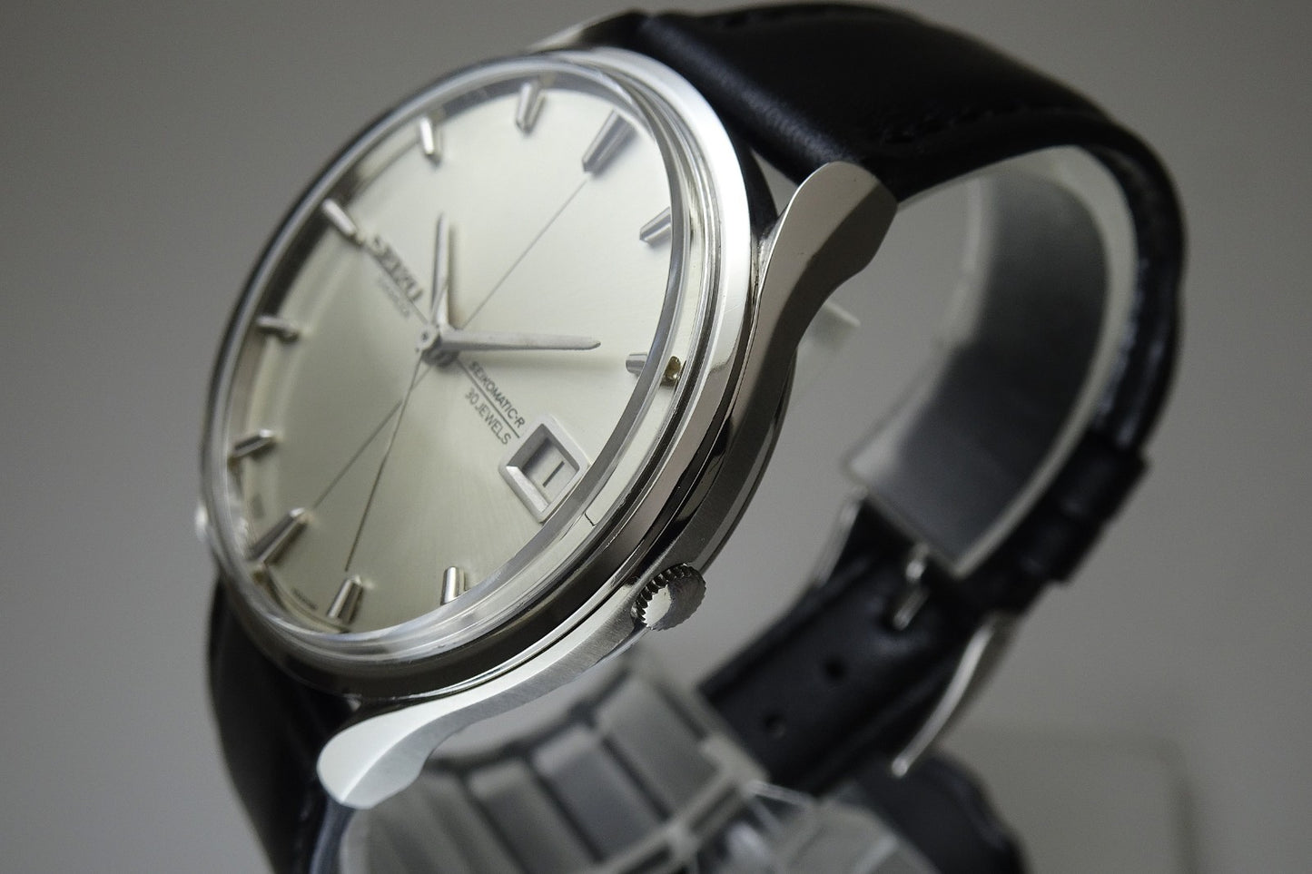 Vintage 1965 JAPAN SEIKO SEIKOMATIC-R SLIMDATE 8305-1010 30Jewels Automatic.