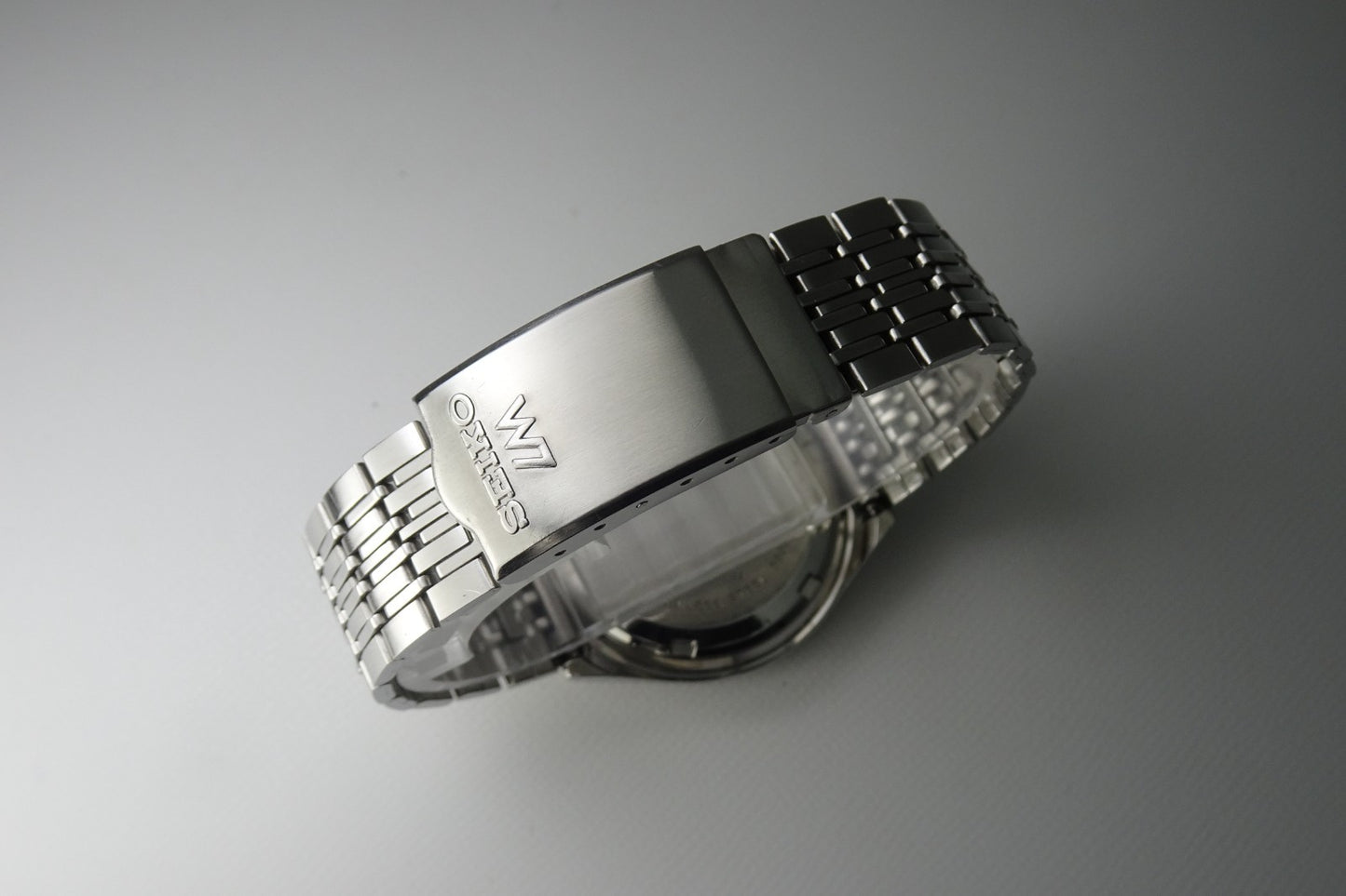 Serviced Vintage 1975 JAPAN SEIKO LORD MATIC WEEKDATER 5606-8061 23J Automatic.