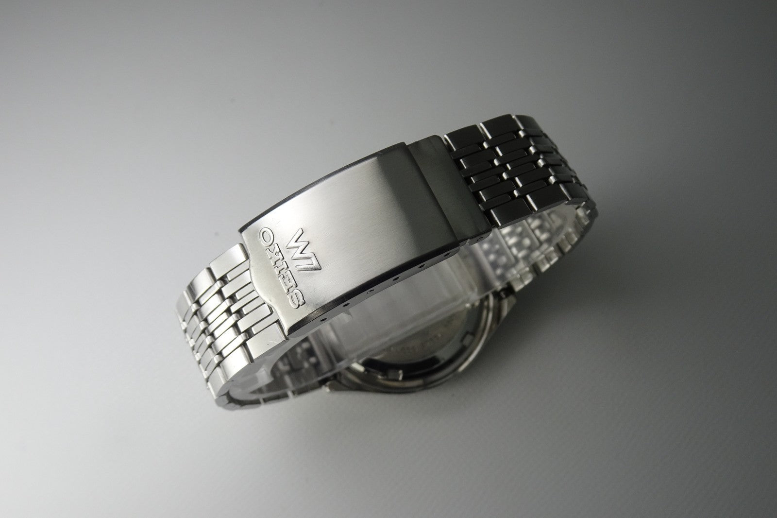 Serviced Vintage 1975 JAPAN SEIKO LORD MATIC WEEKDATER 5606-8061 23J Automatic.