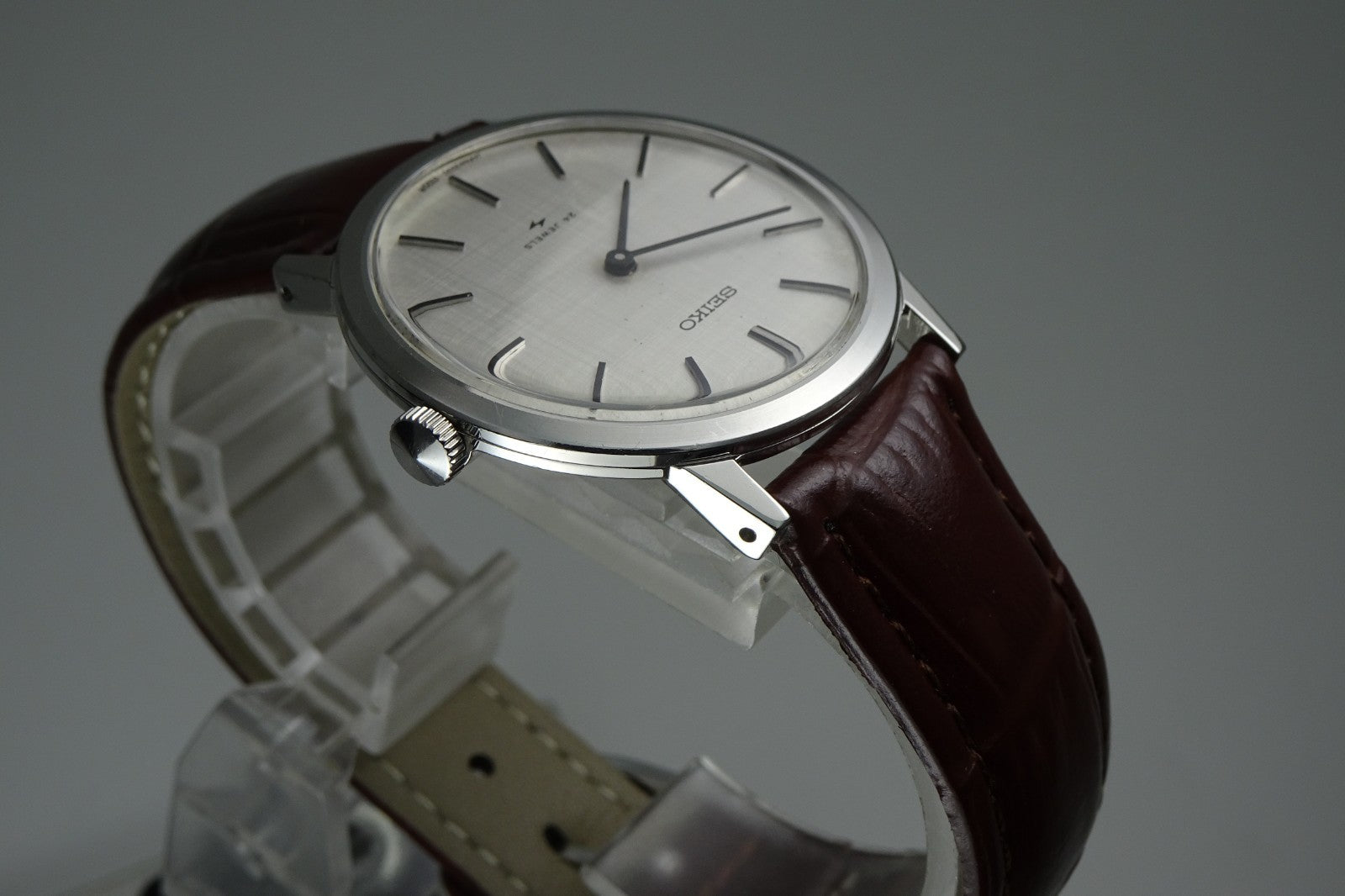 Serviced  Vintage 1973 JAPAN SEIKO CHARIOT HI-BEAT 2220-0180 24J Hand-winding.