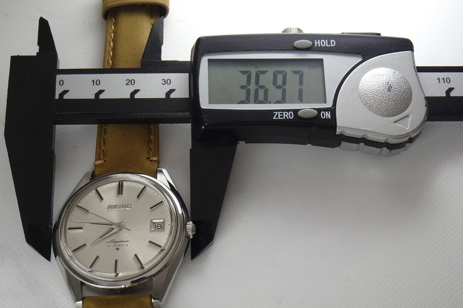 Vintage 1971 JAPAN SEIKO SKYLINER CALENDAR 6102-8000 21Jewels Hand-winding.