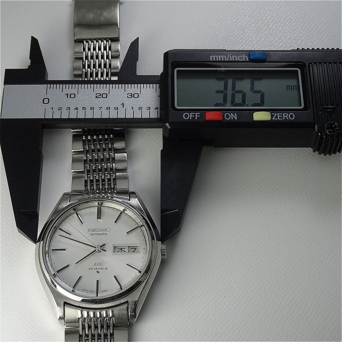 Serviced  Vintage 1975 JAPAN SEIKO LORD MATIC WEEKDATER 5606-8051 23J Automatic.