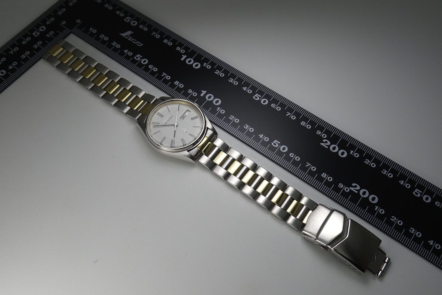 Vintage 1977 JAPAN SEIKO KING QUARTZ 4823-8110 7Jewels Quartz.