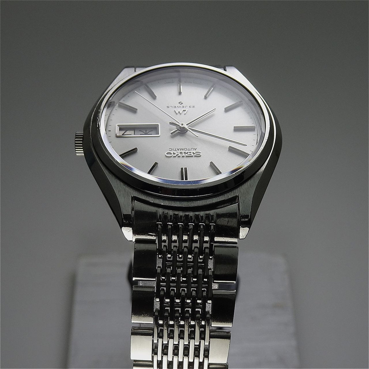 Serviced  Vintage 1975 JAPAN SEIKO LORD MATIC WEEKDATER 5606-8051 23J Automatic.