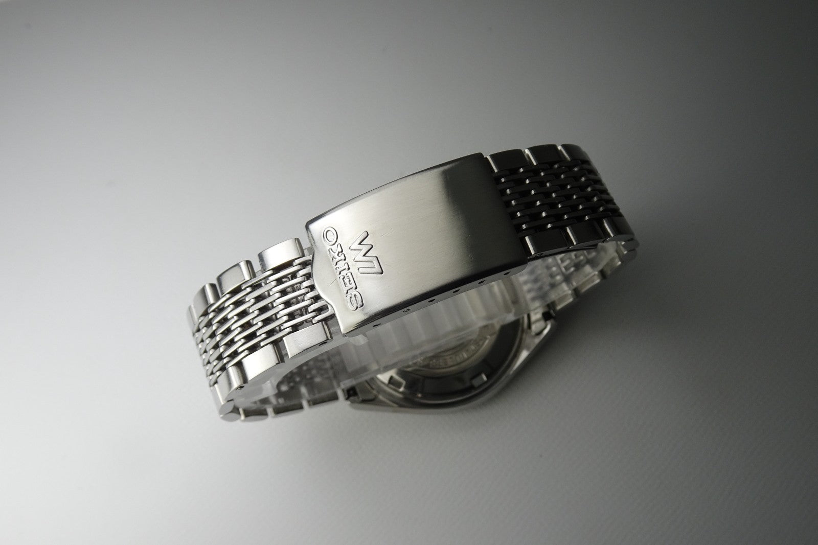 Serviced  Vintage 1973 JAPAN SEIKO LORD MATIC WEEKDATER 5606-7071 23J Automatic.