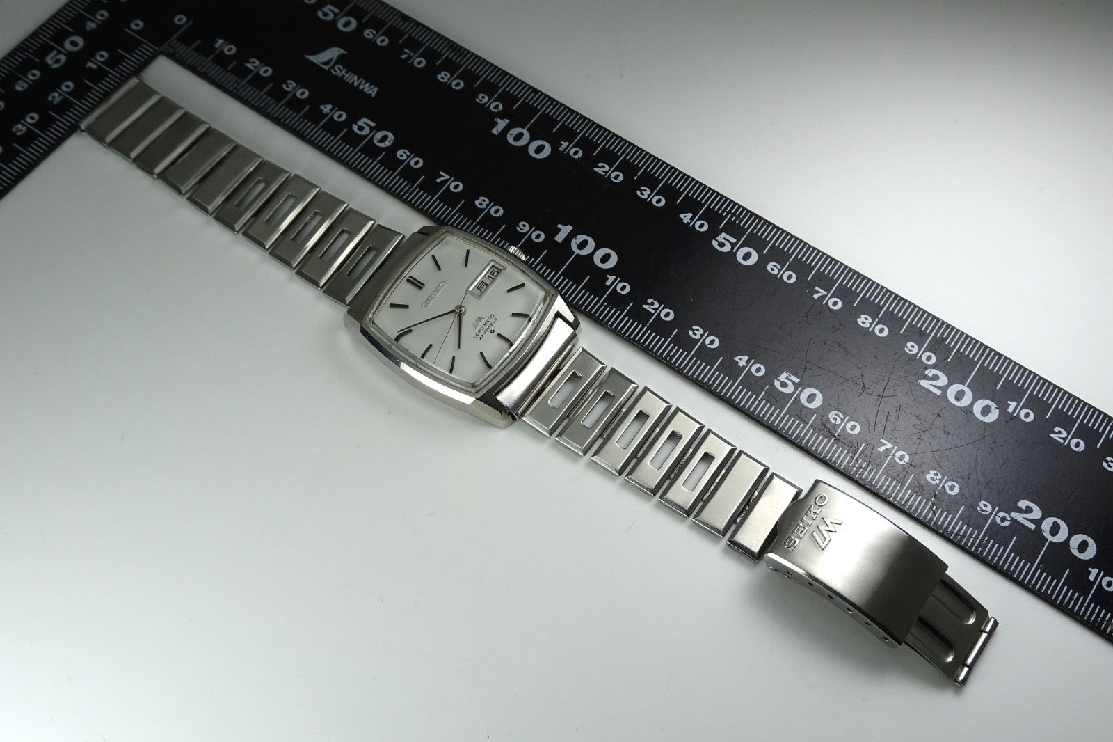 Vintage 1970 JAPAN SEIKO LORD MATIC WEEKDATER 5606-5000 23Jewels Automatic.