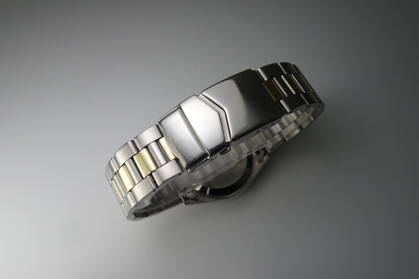 Vintage 1977 JAPAN SEIKO KING QUARTZ 4823-8110 7Jewels Quartz.