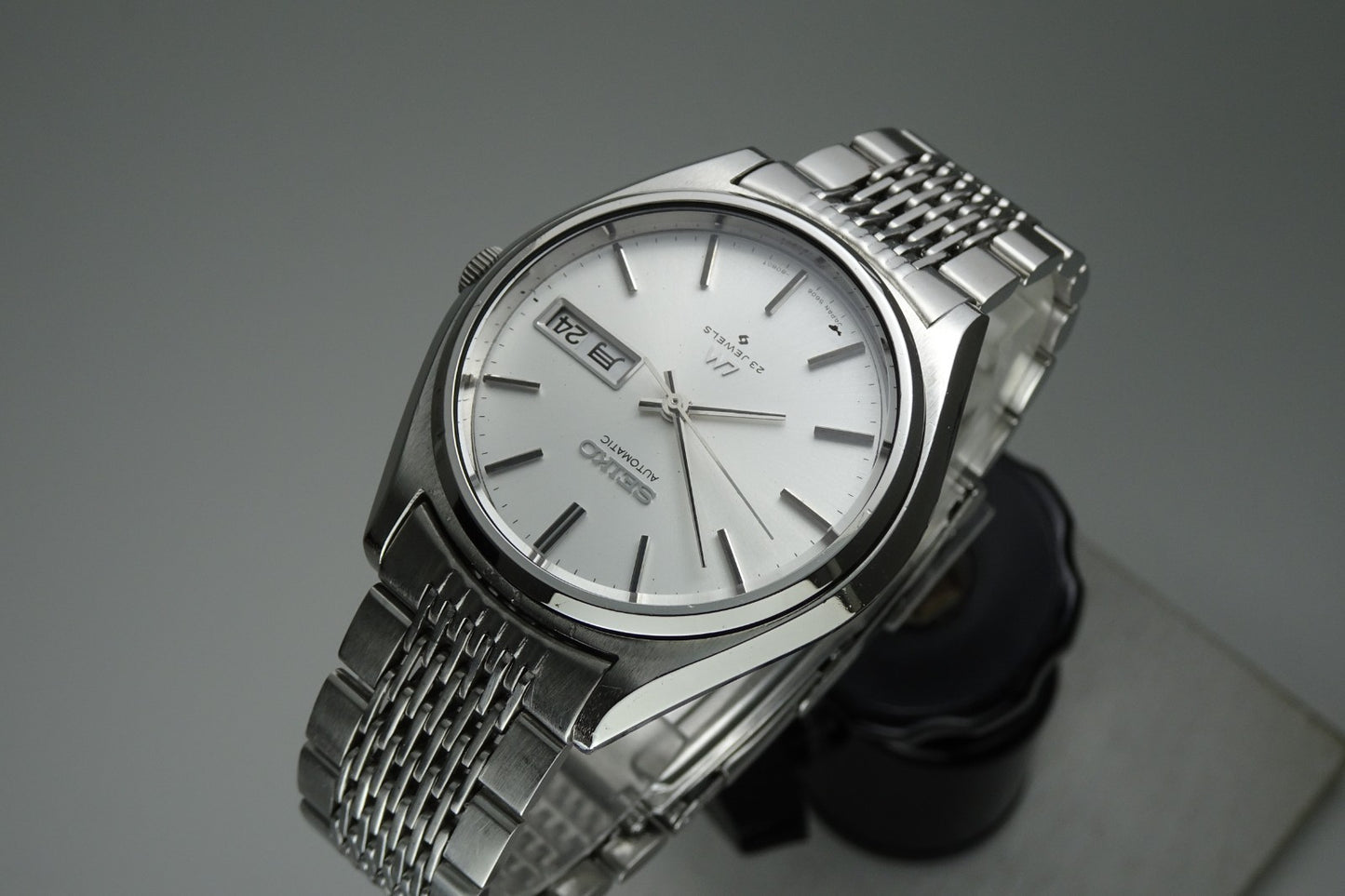 Vintage 1975 JAPAN SEIKO LORD MATIC WEEKDATER 5606-8051 23Jewels Automatic.