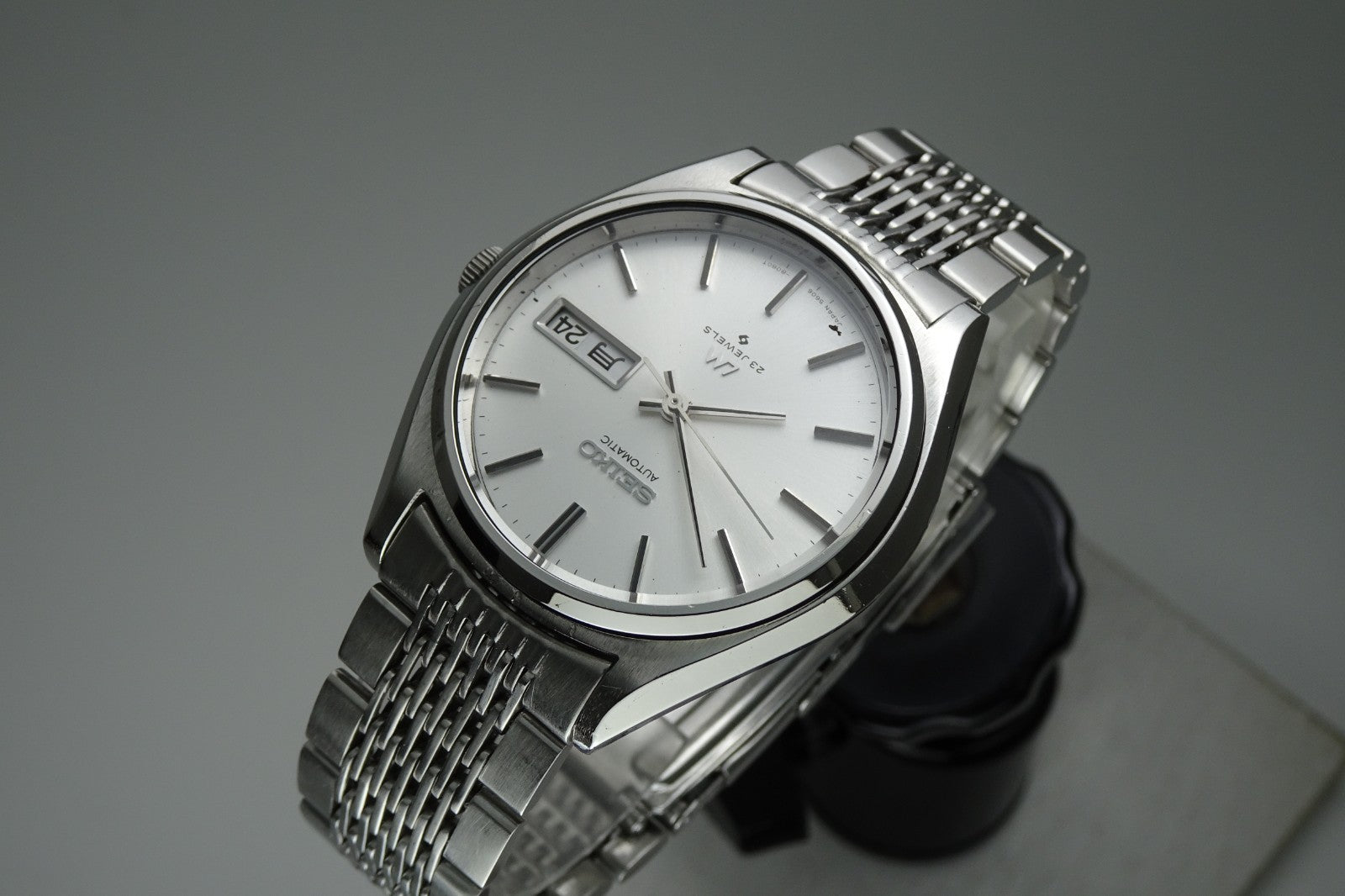 Vintage 1975 JAPAN SEIKO LORD MATIC WEEKDATER 5606-8051 23Jewels Automatic.