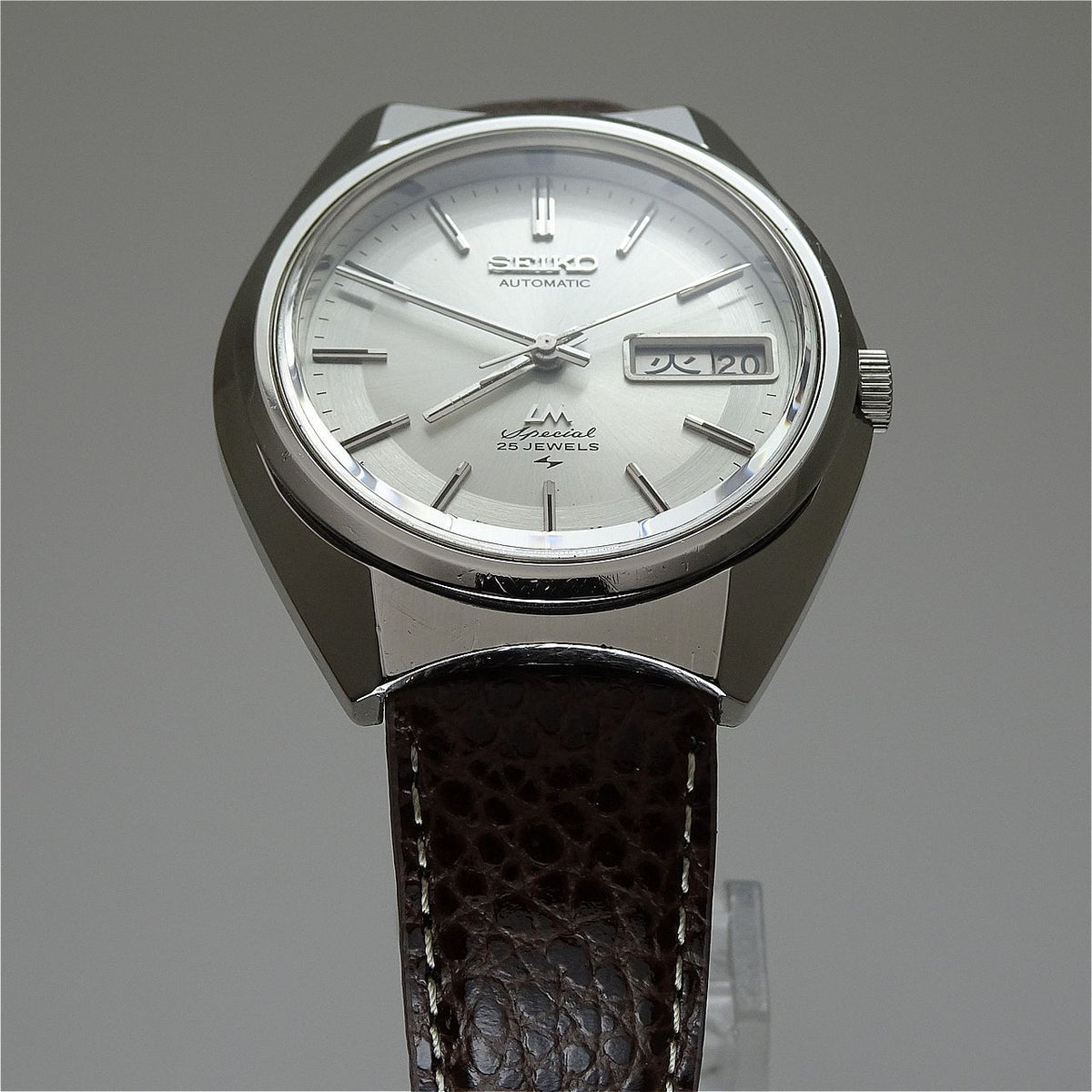 Serviced Vintage 1972 JAPAN SEIKO LORD MATIC SP  5206-6110 25J Automatic.