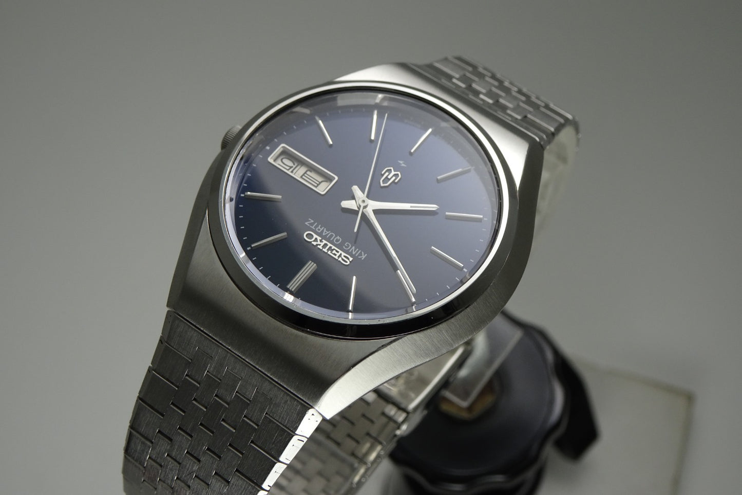 Vintage 1977 JAPAN SEIKO KING QUARTZ 5856-8000 8Jewels Quartz.
