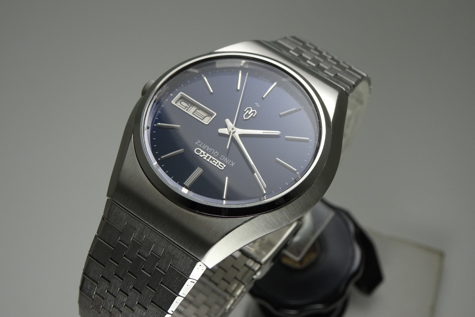 Vintage 1977 JAPAN SEIKO KING QUARTZ 5856-8000 8Jewels Quartz.