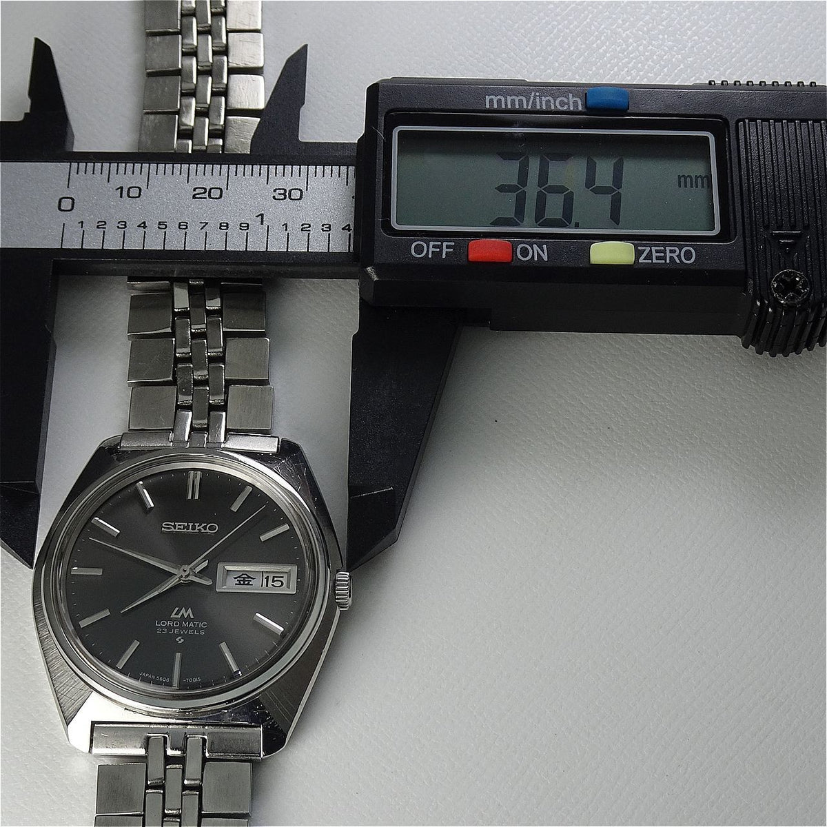 Vintage 1971 JAPAN SEIKO LORD MATIC WEEKDATER 5606-7000 23Jewels Automatic.