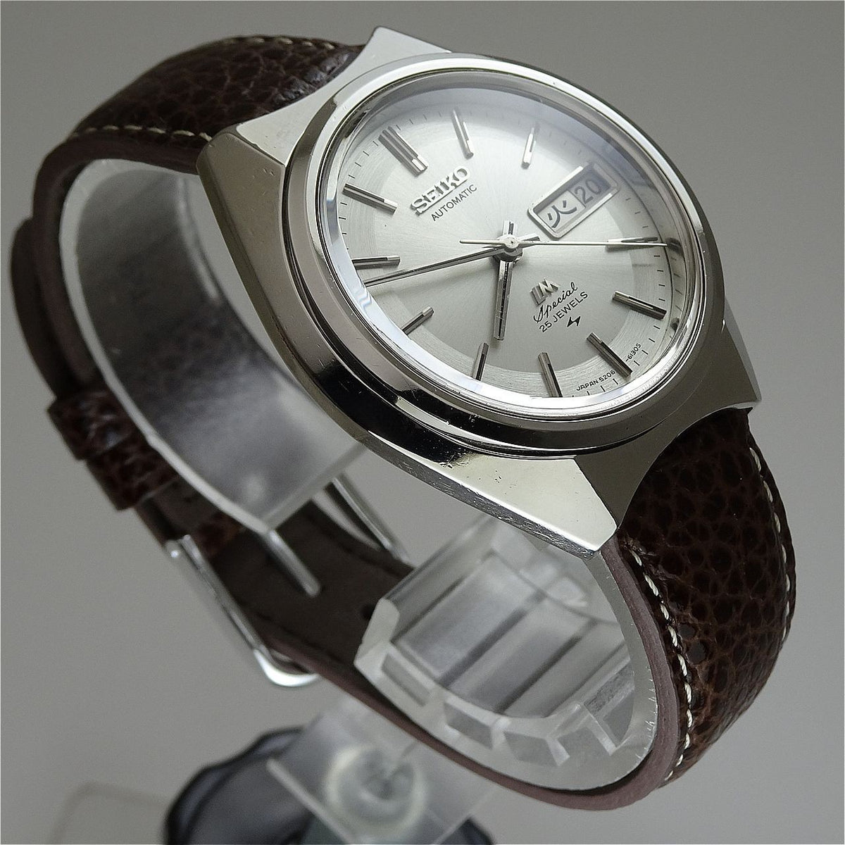 Serviced Vintage 1972 JAPAN SEIKO LORD MATIC SP  5206-6110 25J Automatic.