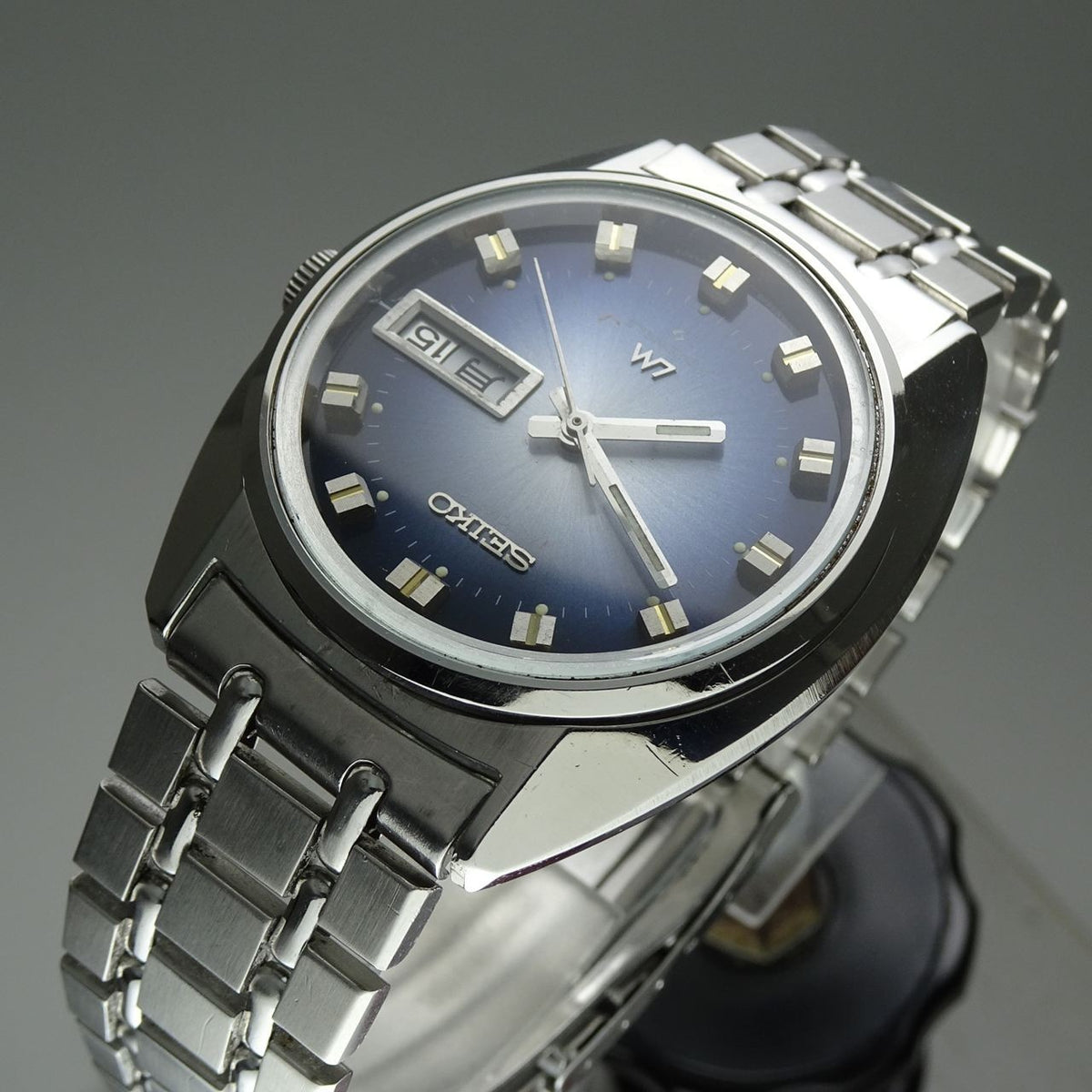 Serviced  Vintage 1973 JAPAN SEIKO LORD MATIC WEEKDATER 5606-7231 25J Automatic.