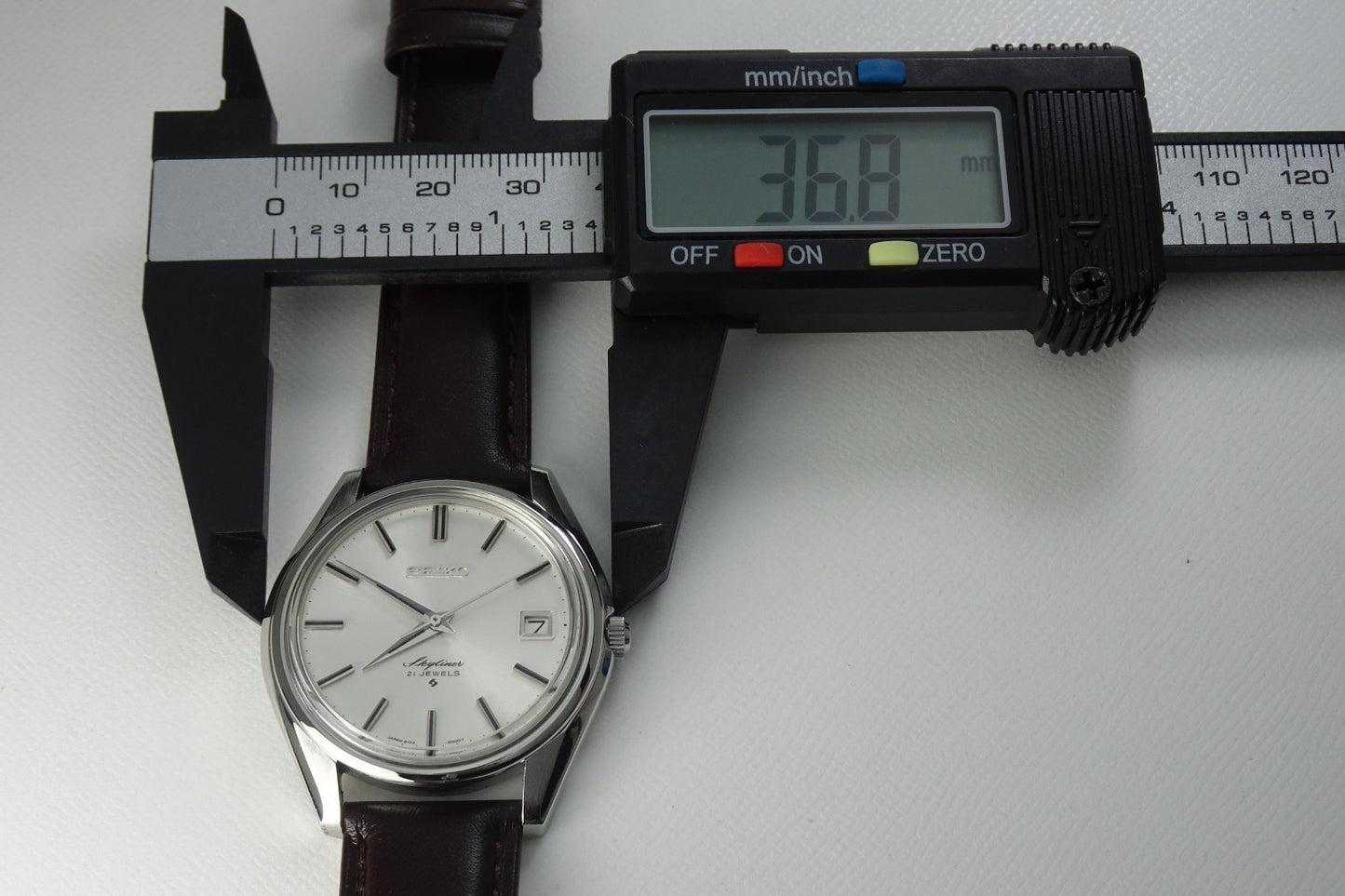 Vintage 1970 JAPAN SEIKO SKYLINER CALENDAR 6102-8000 21Jewels Hand-winding.