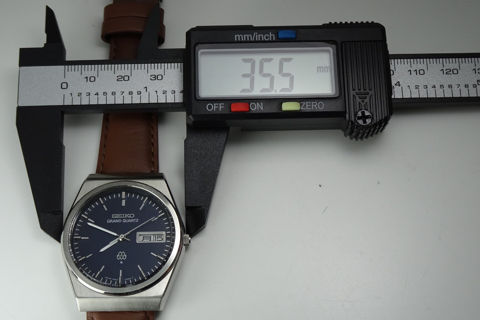 Vintage 1978 JAPAN SEIKO GROUND TWIN-QUARTZ 9943-800A 5Jewels Quartz.
