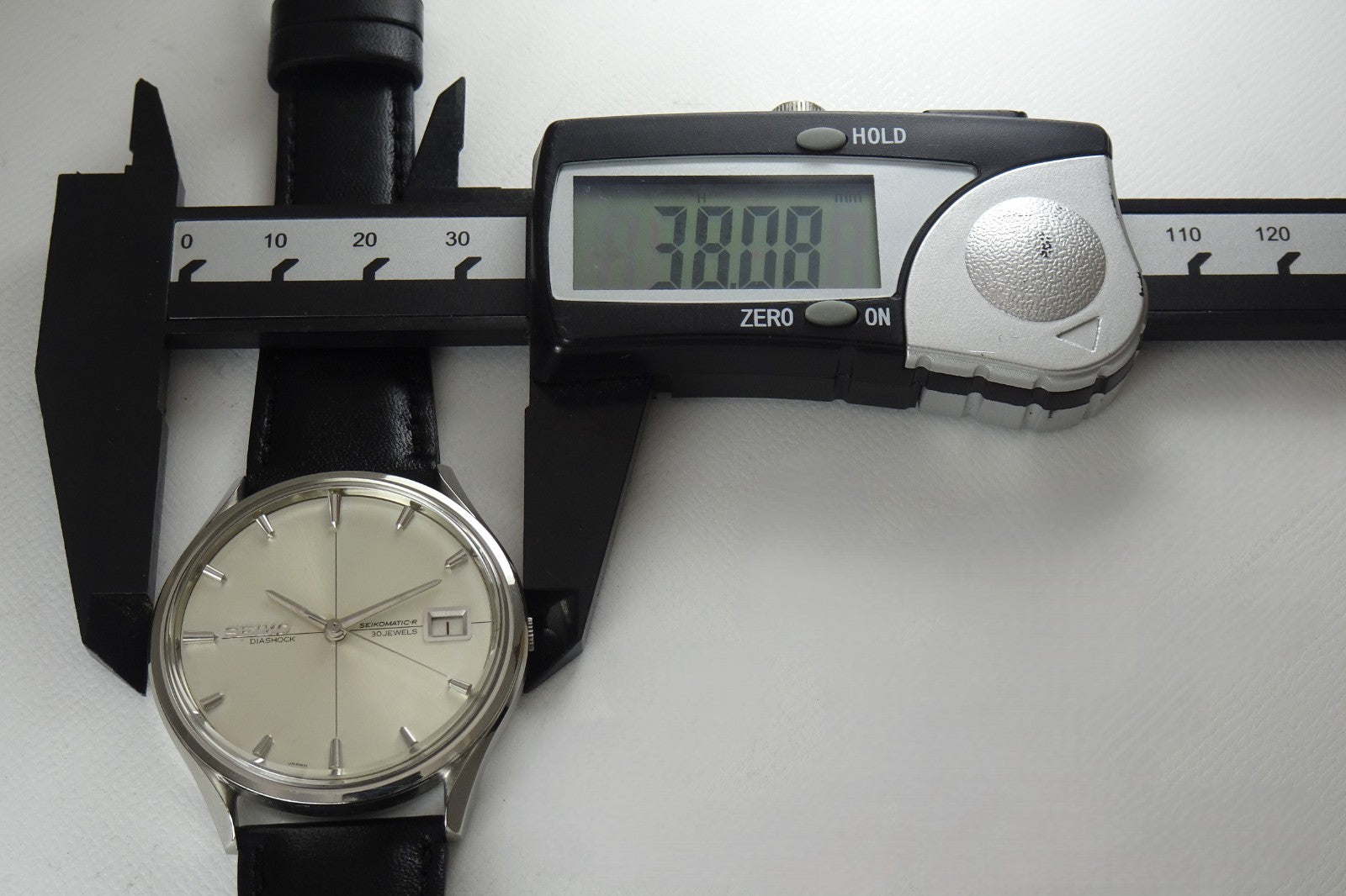 Vintage 1965 JAPAN SEIKO SEIKOMATIC-R SLIMDATE 8305-1010 30Jewels Automatic.