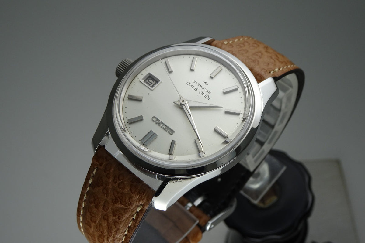 Serviced Vintage 1967 JAPAN  44 KING SEIKO CALENDAR 4402-8000 25J Hand-winding.