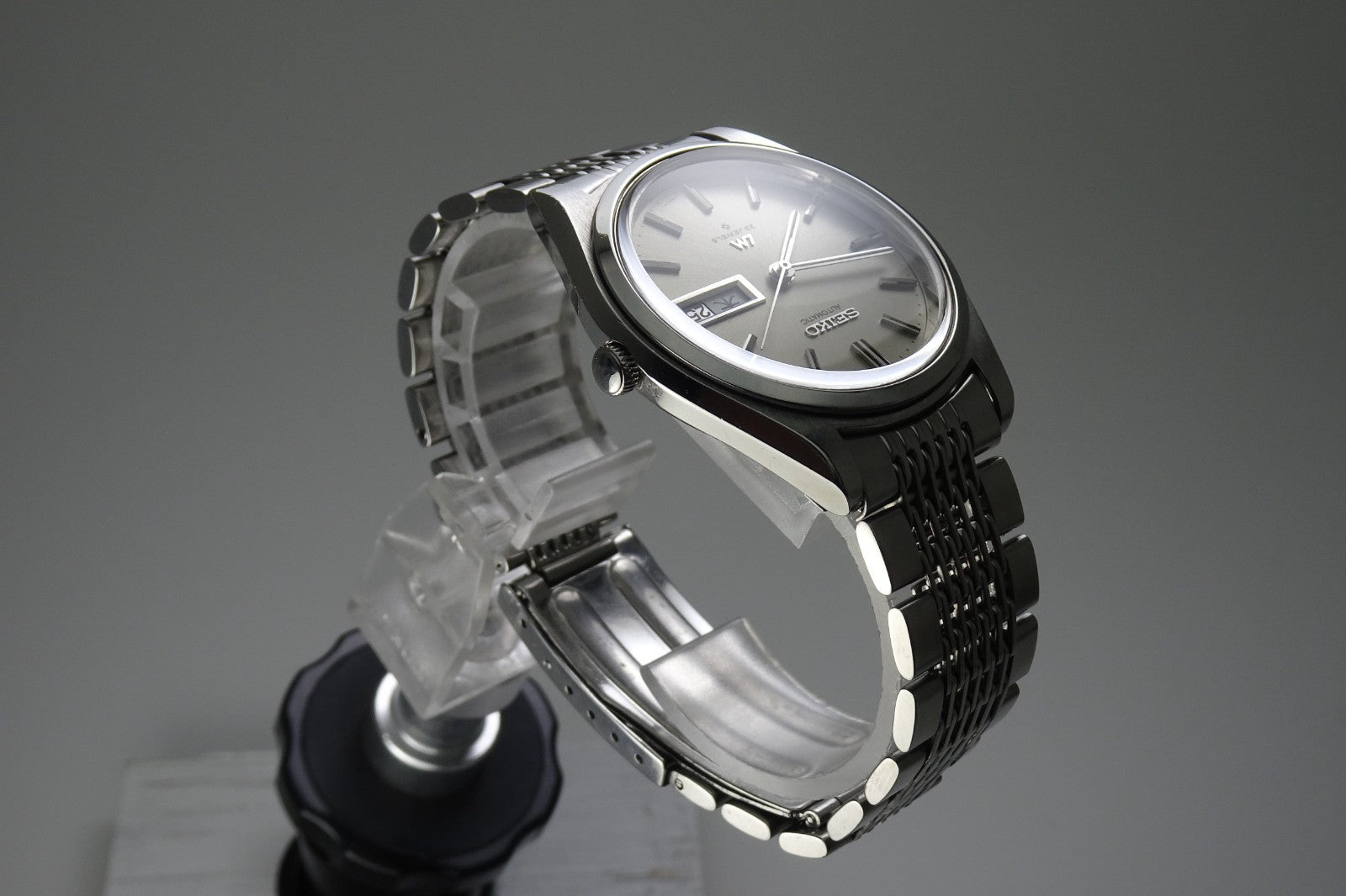 Serviced Vintage 1972 JAPAN SEIKO LORD MATIC WEEKDATER 5606-7070 23J Automatic.