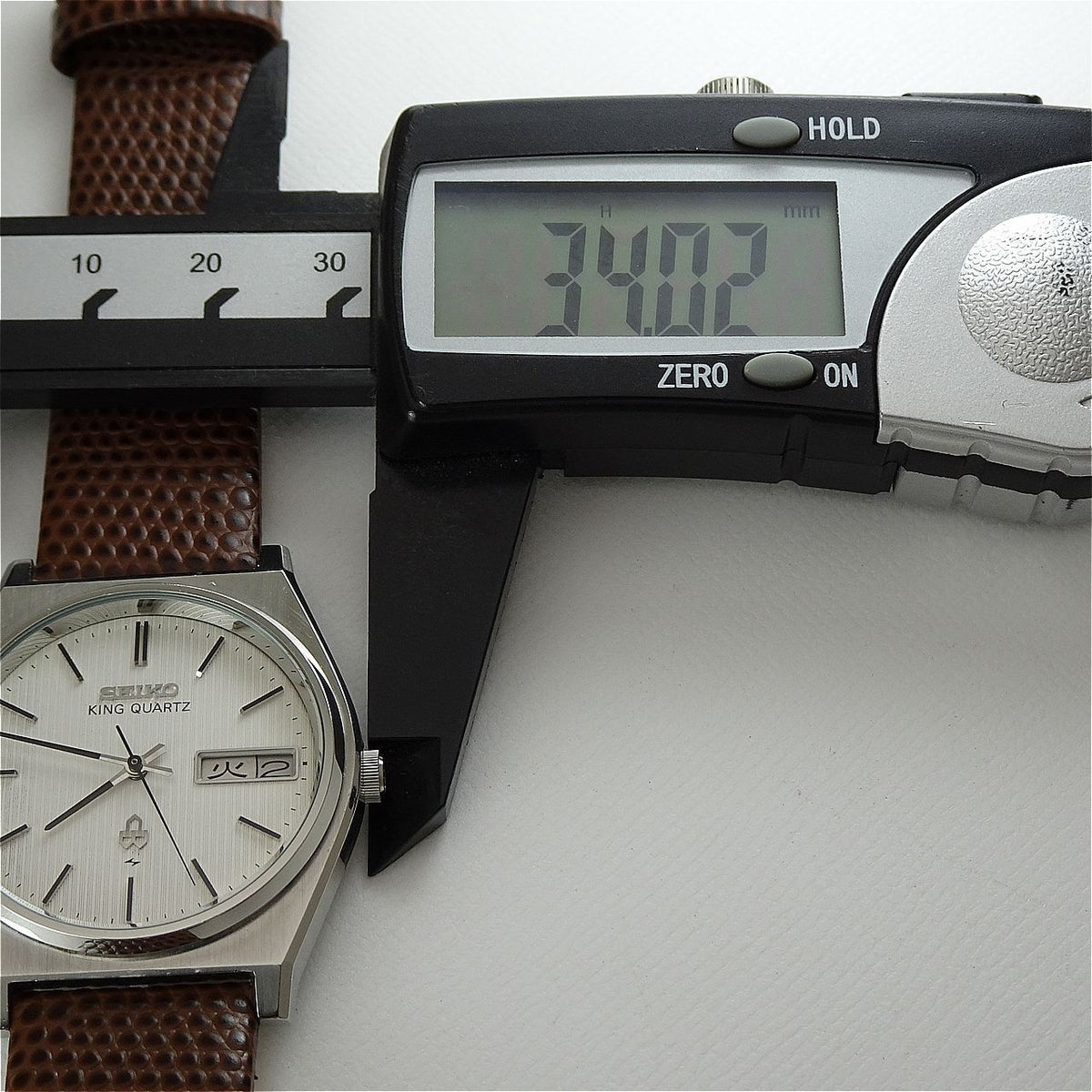 Vintage 1978 JAPAN SEIKO KING QUARTZ 5856-7030 8Jewels Quartz.