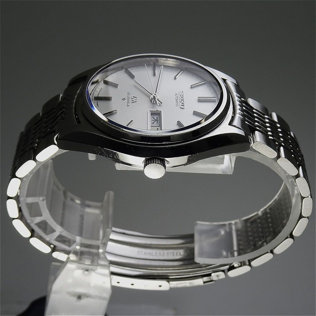 Serviced  Vintage 1975 JAPAN SEIKO LORD MATIC WEEKDATER 5606-8051 23J Automatic.