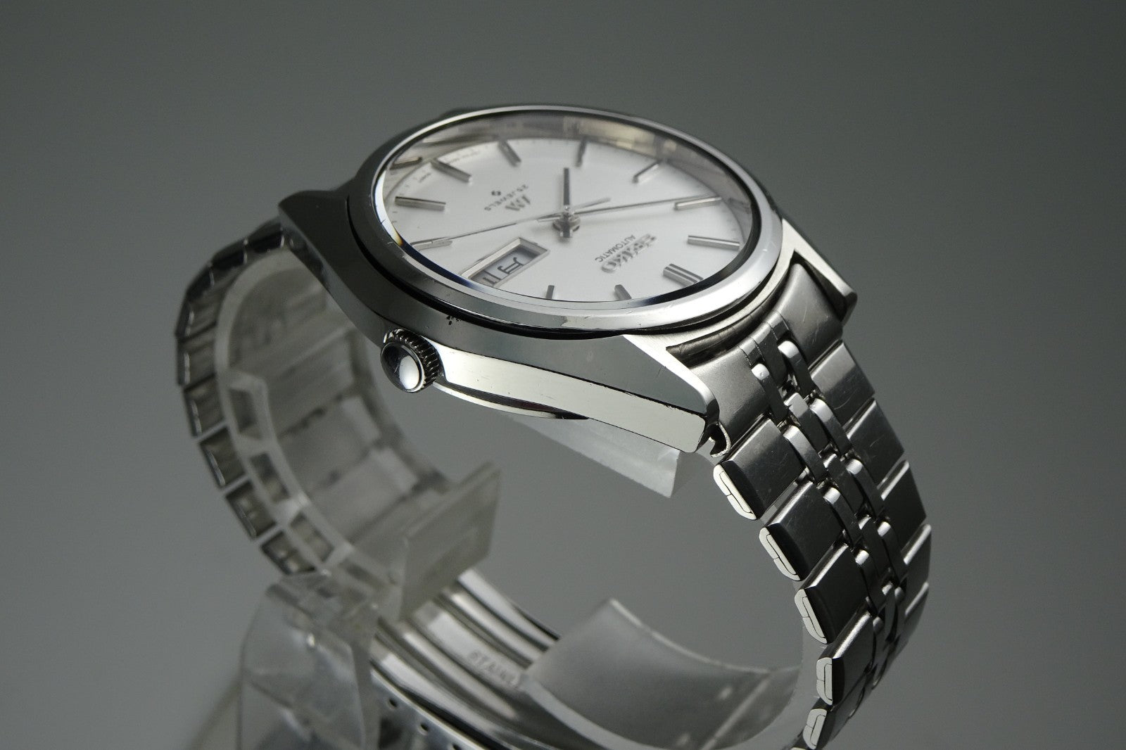 Serviced Vintage 1974 JAPAN SEIKO LORD MATIC WEEKDATER 5606-8030 25J Automatic.