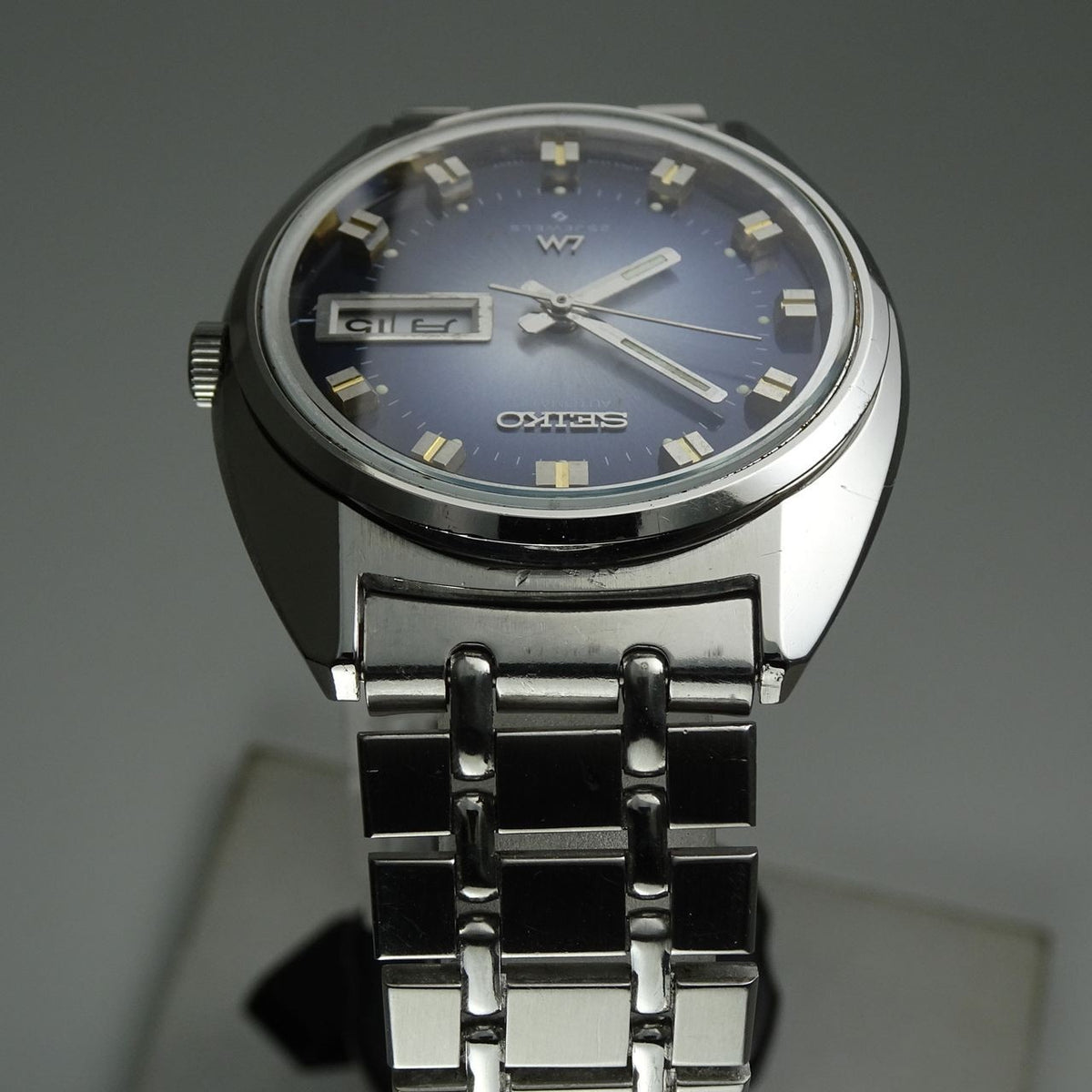 Serviced  Vintage 1973 JAPAN SEIKO LORD MATIC WEEKDATER 5606-7231 25J Automatic.