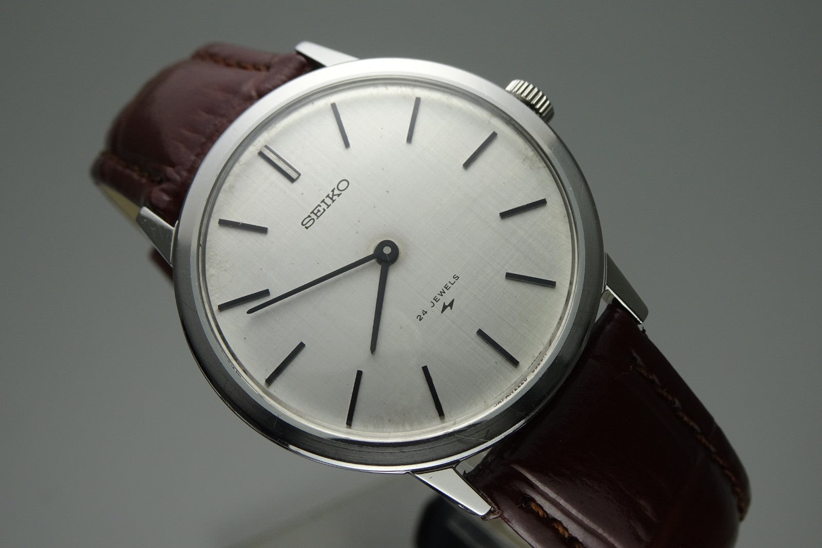Serviced  Vintage 1973 JAPAN SEIKO CHARIOT HI-BEAT 2220-0180 24J Hand-winding.