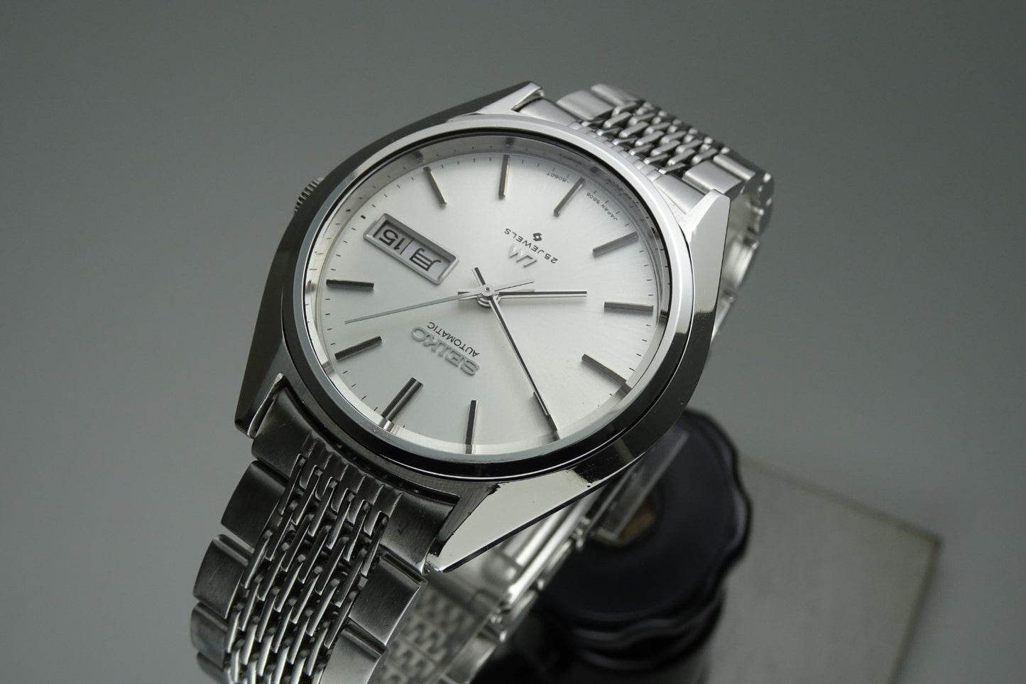 Vintage 1974 JAPAN SEIKO LORD MATIC WEEKDATER 5606-8031 25Jewels Automatic.