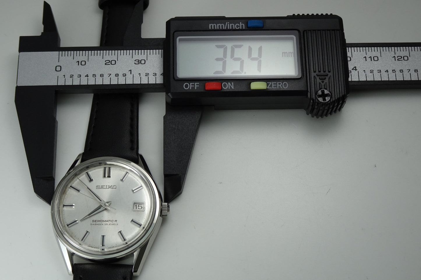 Vintage 1966 JAPAN SEIKO 83 SEIKOMATIC-R 8325-8000 39Jewels Automatic.