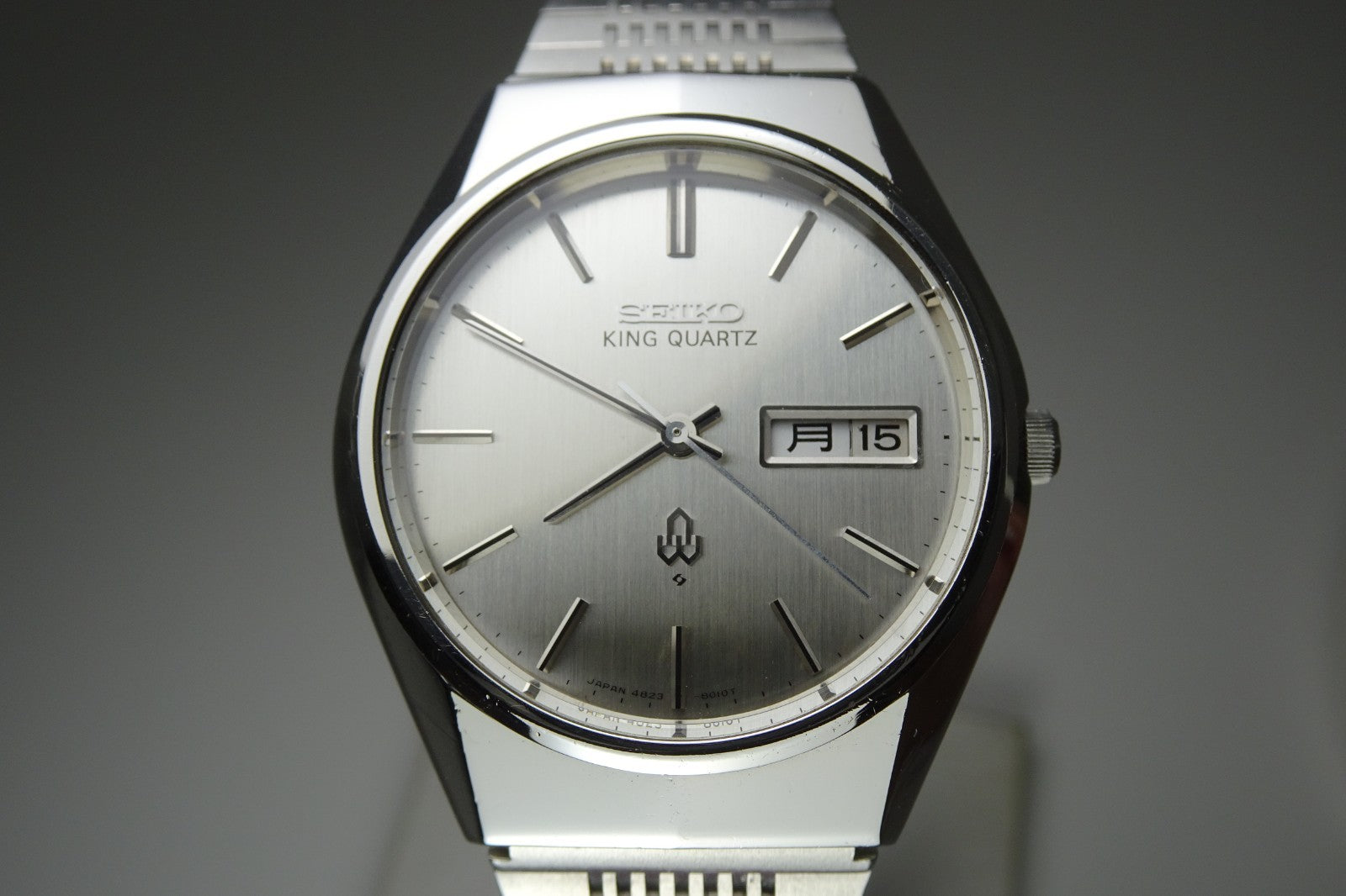 Vintage 1976 JAPAN SEIKO KING QUARTZ 4823-8010 7Jewels Quartz.