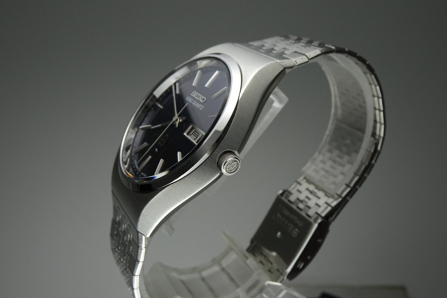 Vintage 1977 JAPAN SEIKO KING QUARTZ 5856-8000 8Jewels Quartz.