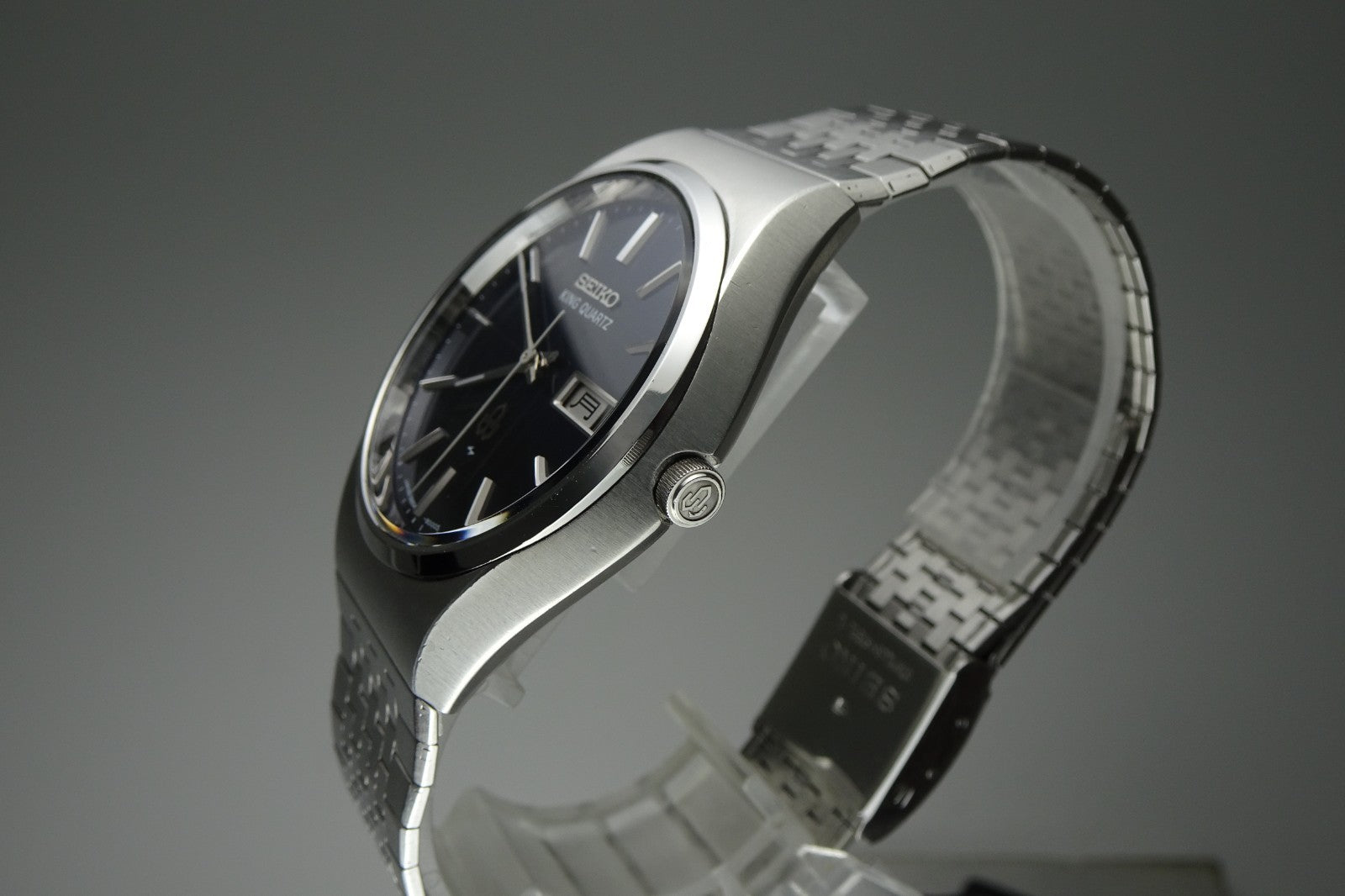 Vintage 1977 JAPAN SEIKO KING QUARTZ 5856-8000 8Jewels Quartz.