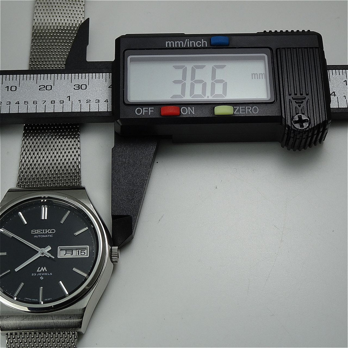 Vintage 1975 JAPAN LORD MATIC WEEKDATER 5606-8090 23Jewels Automatic.
